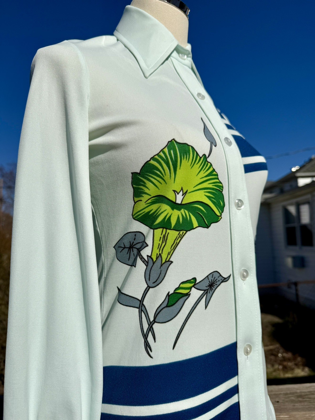 Vintage 70s Pale Blue Novelty Hummingbird Flower Print Button Down Blouse