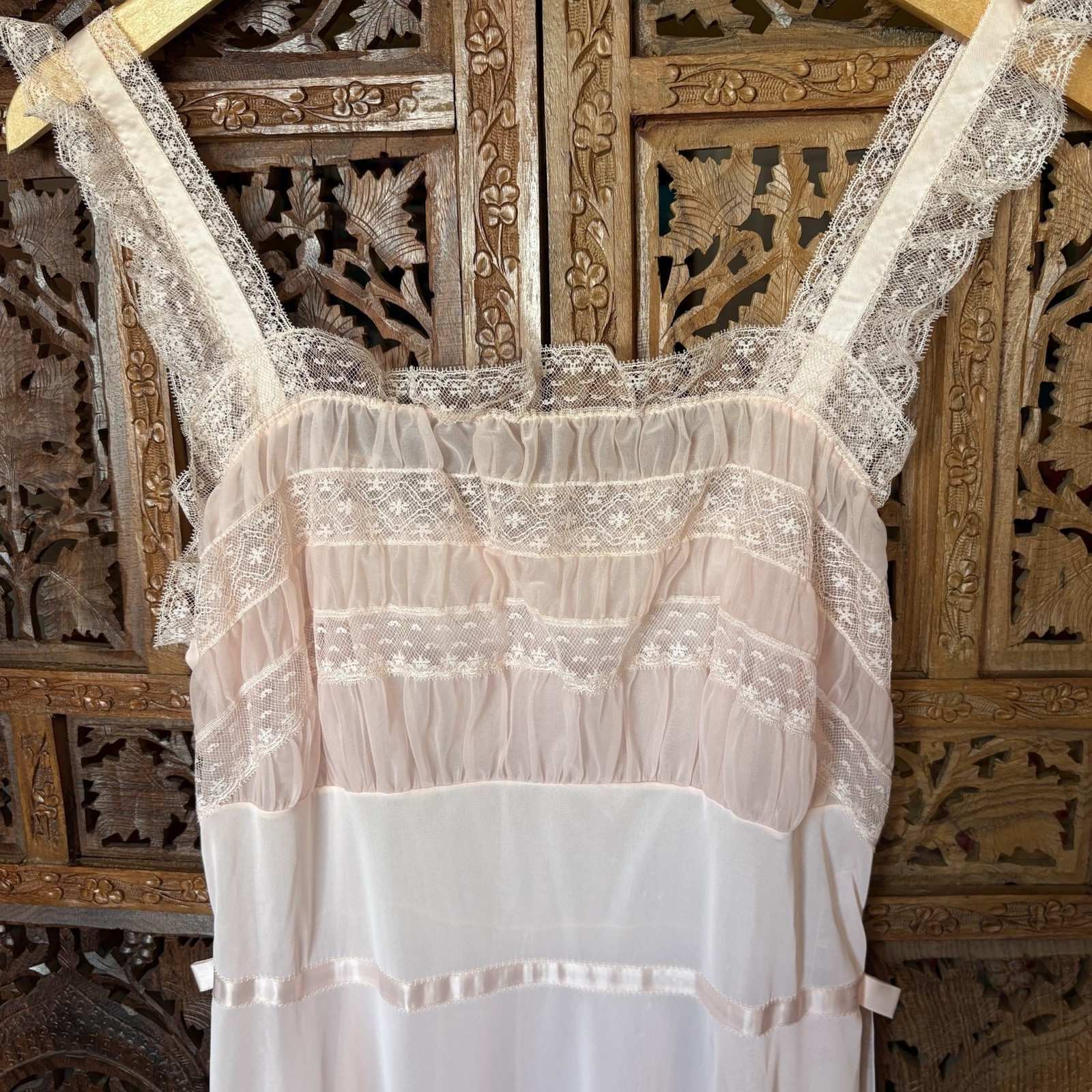 VtG Deadstock Luxite 40s 50s Romantic Pale Pink Nightgown Lace Bridal Slip Dress