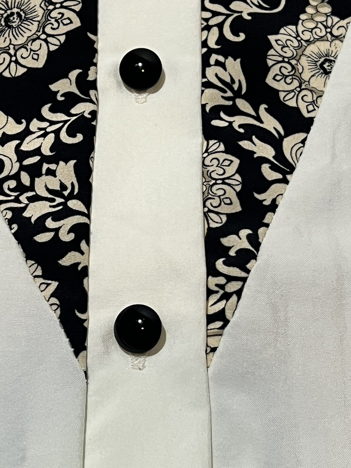 My Kinda Gal VTG Cream Blouse Black Paisley Shoulder Pads Sz L Granny core