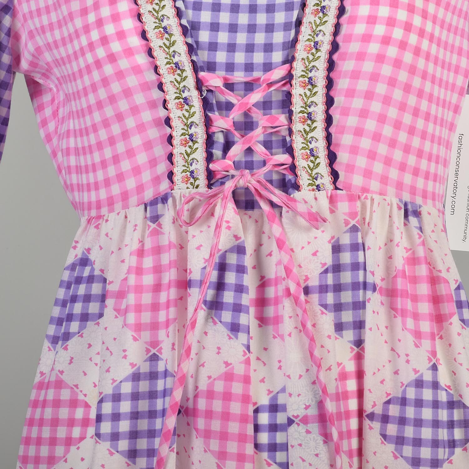 1970s S/M Pink Purple White Gingham Dress Corset Lacing Long Gathered Sleeves