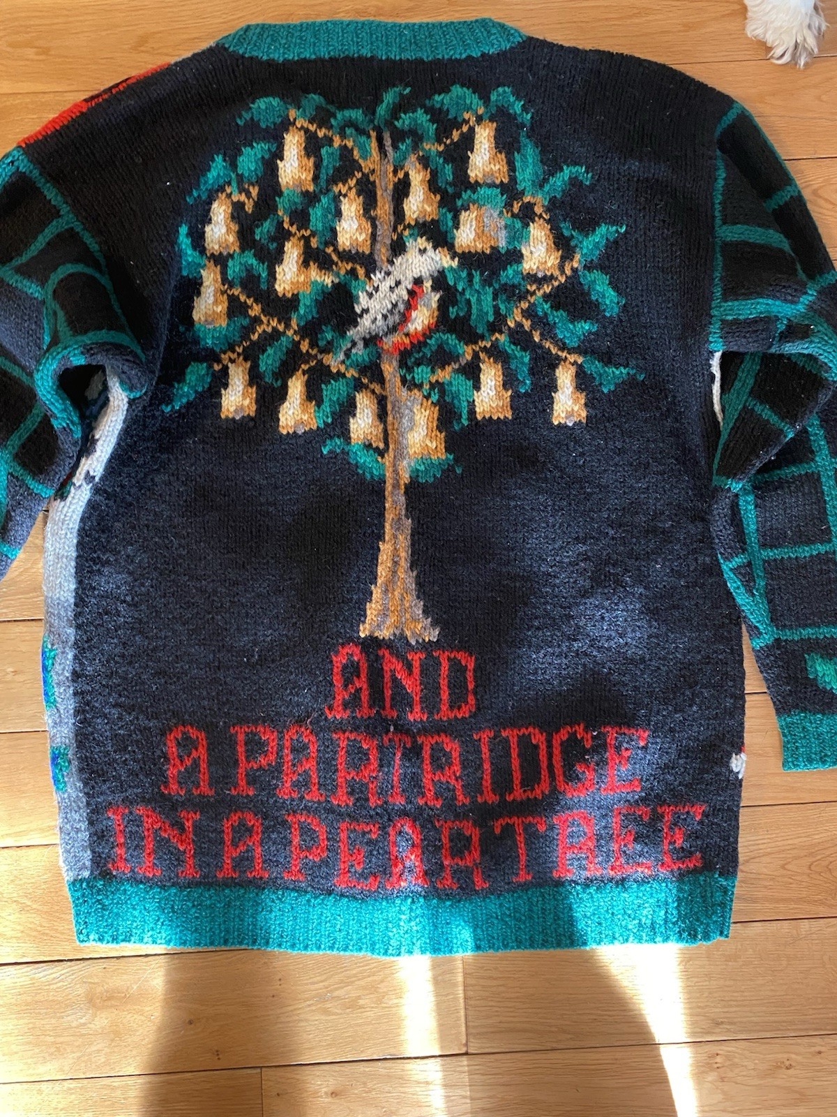 VTG THE EAGLE’S EYE HAND KNIT „AND A PARTRIDGE IN A PEAR TREE” CARDIGAN M