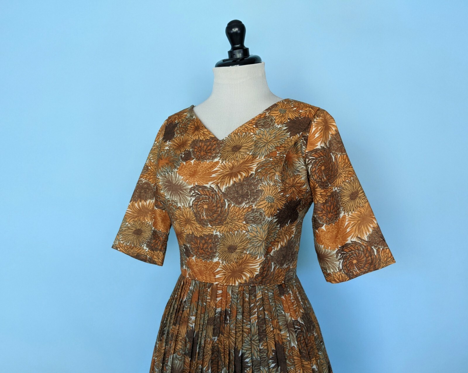 Vintage 50s/Early 60s Floral Print Day Dress 1950s Dress with Full Pleated Skirt