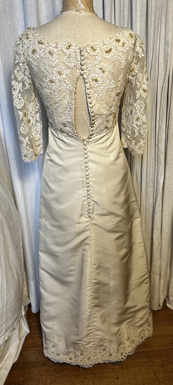 True Vintage Women’s Ivory Silk /Lace A/line Wedding Dress Sz XS Pre-owned