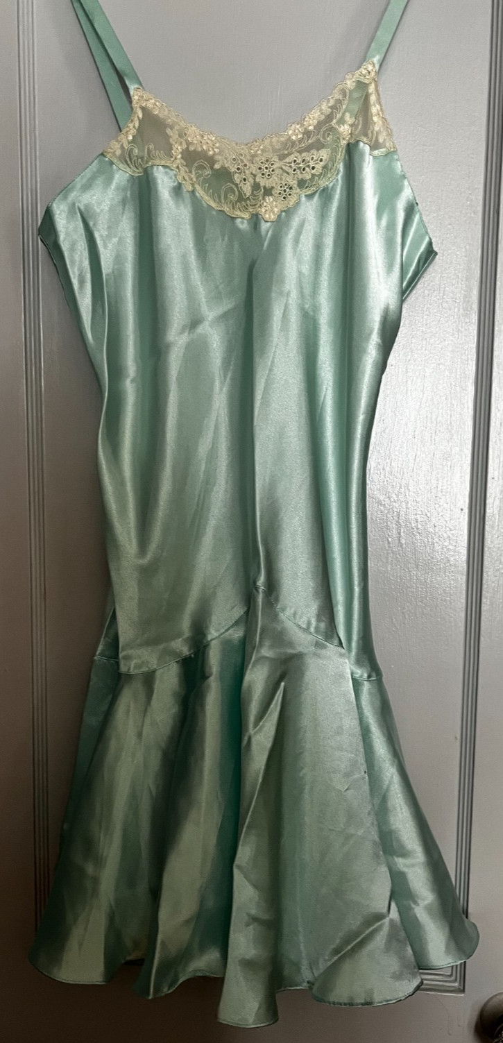 Vintage Gold Label Victoria’s Secret Short Nightgown Liquid Satin Size Small