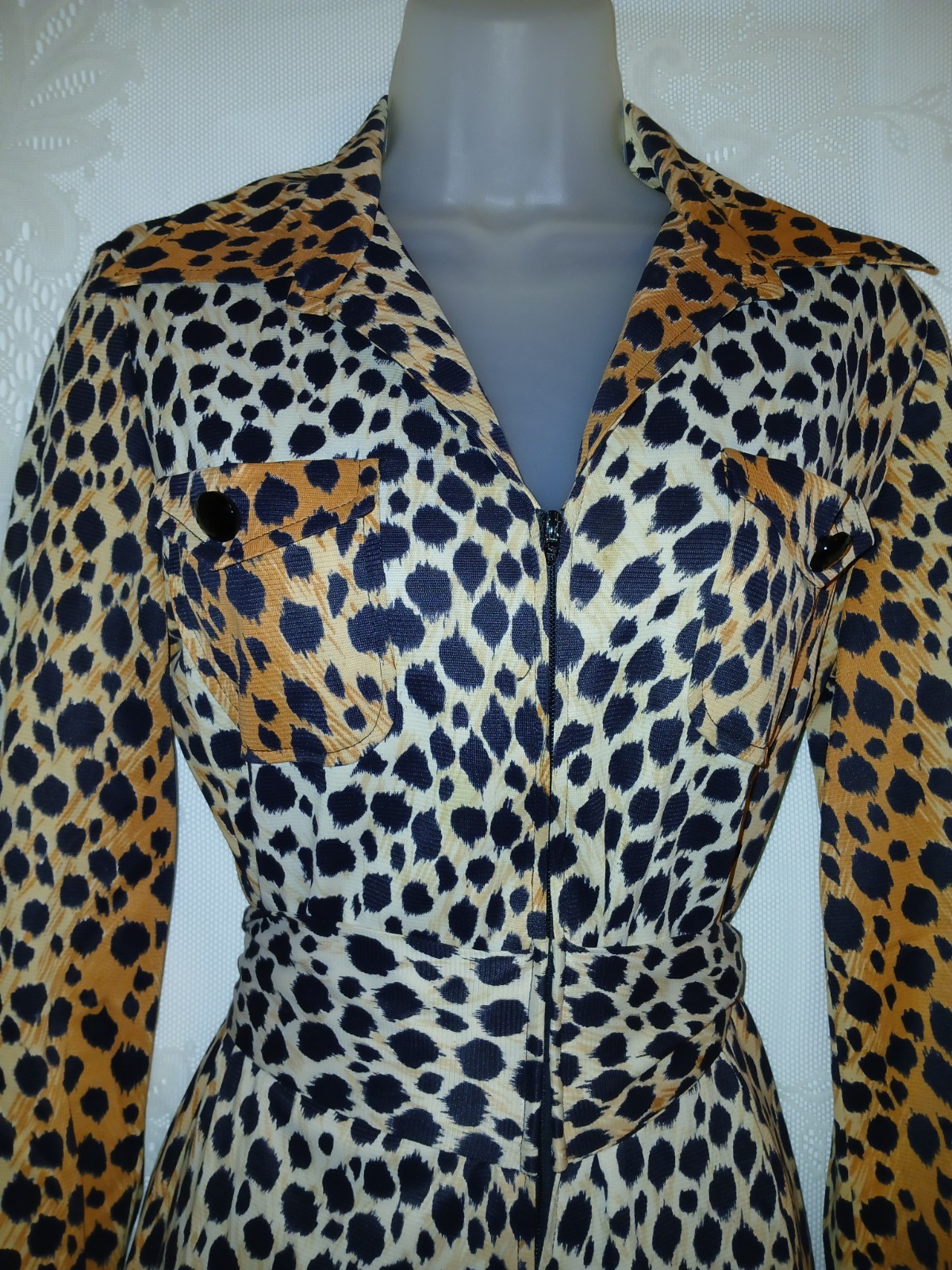 Vintage 70s Disco Leopard Nylon Zip Front Jumpsuit Pantsuit Dagger Collar M EUC