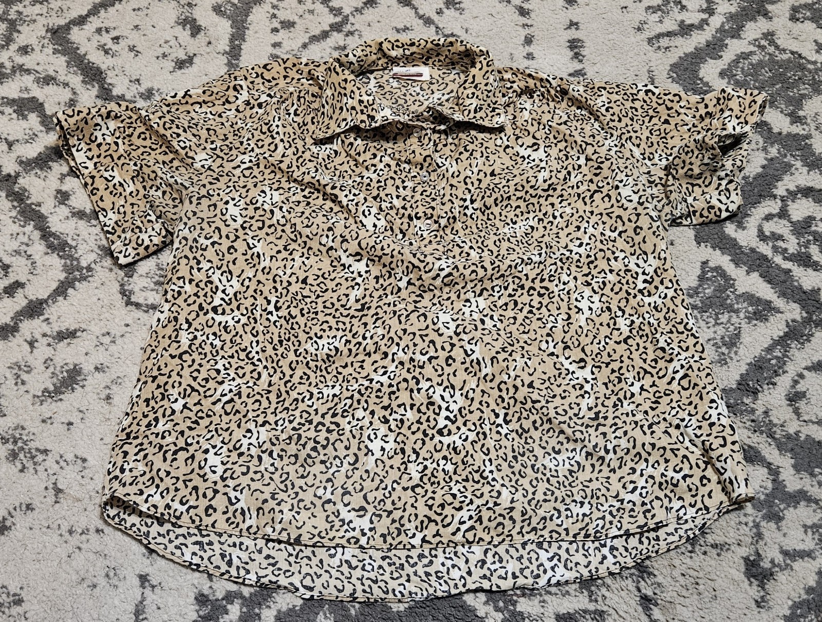Vintage 1980s Shirt Links Women’s Leopard Print Half-Button Blouse Size XL