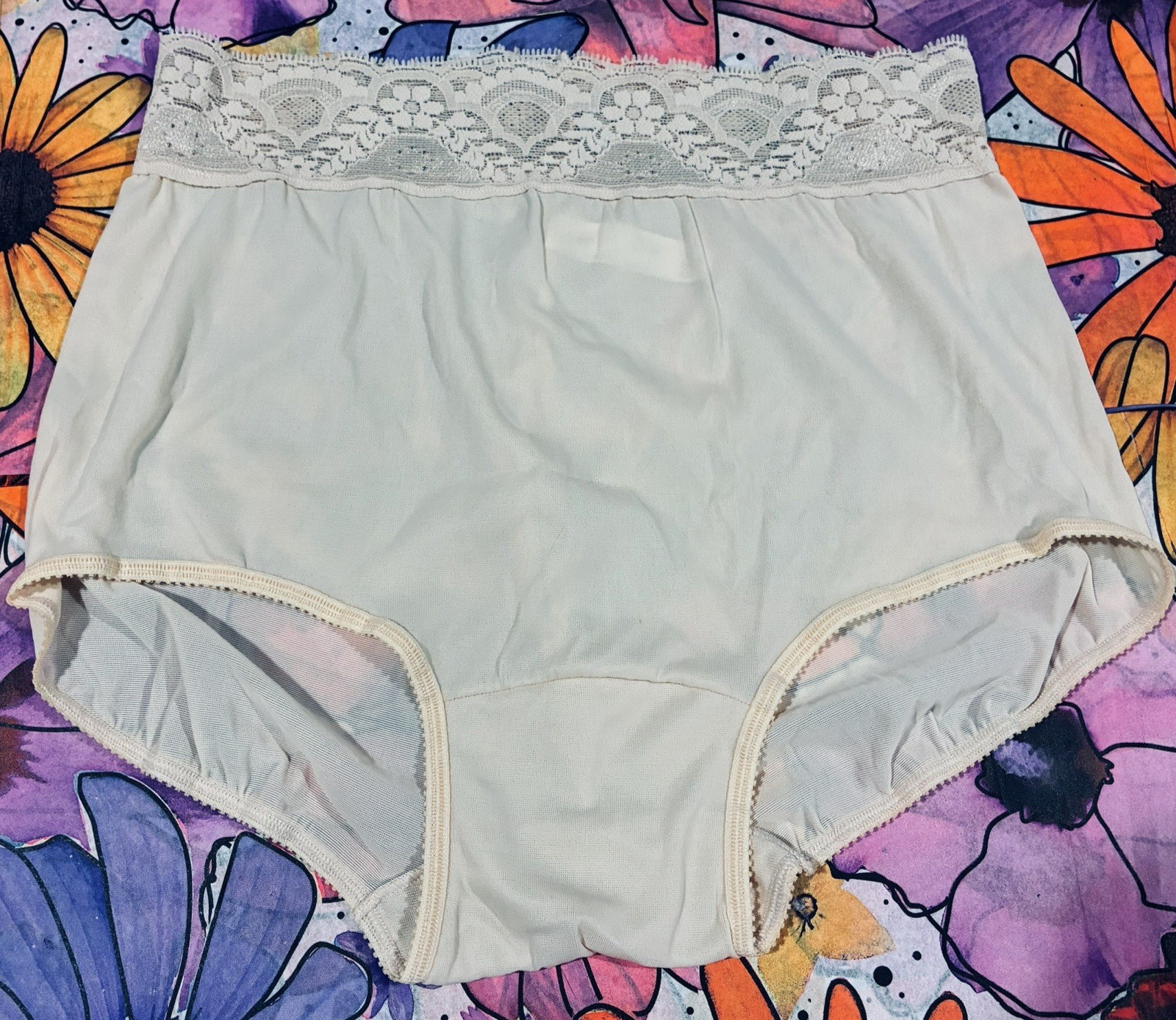 Vtg Fair Ivory Bali Skamp Full Cut Nylon Lace Panty 8
