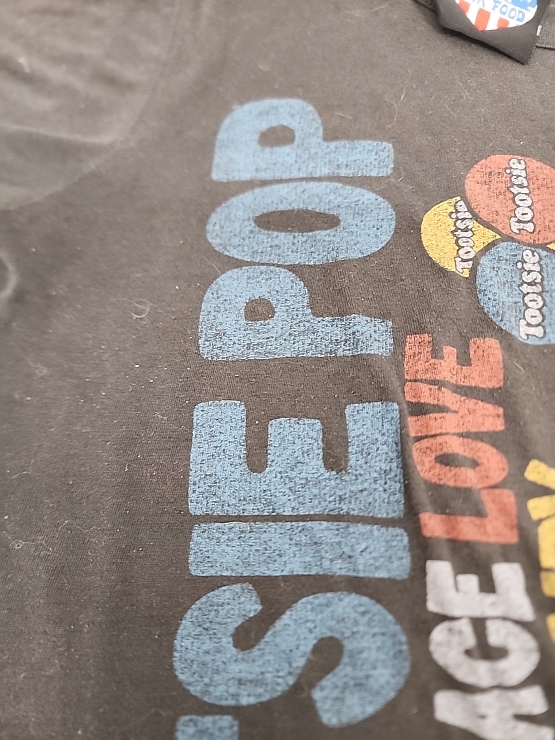 VTG Junk Food T-Shirt Tootsie Pop Peace Love & Candy, Size Small. | 104