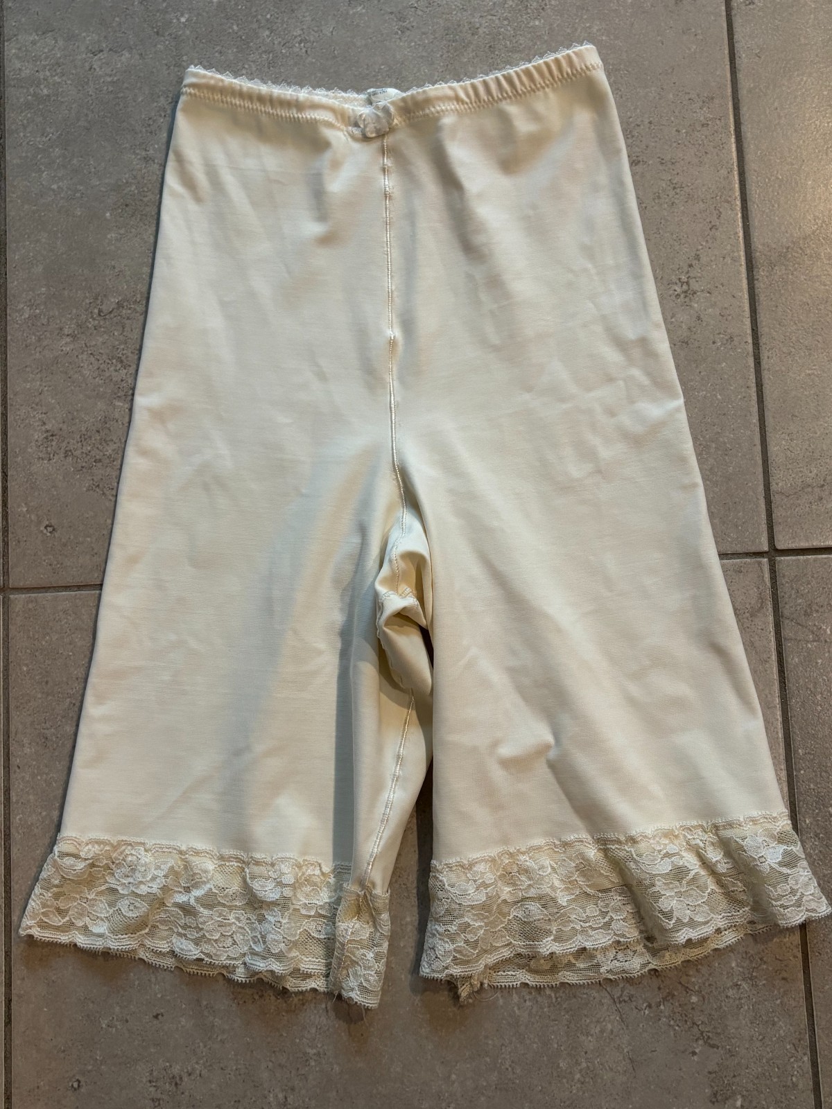 Vintage 60s Van Raalte USA Pettipants Granny Pants Bloomer Nylon Shorts Ivory XS