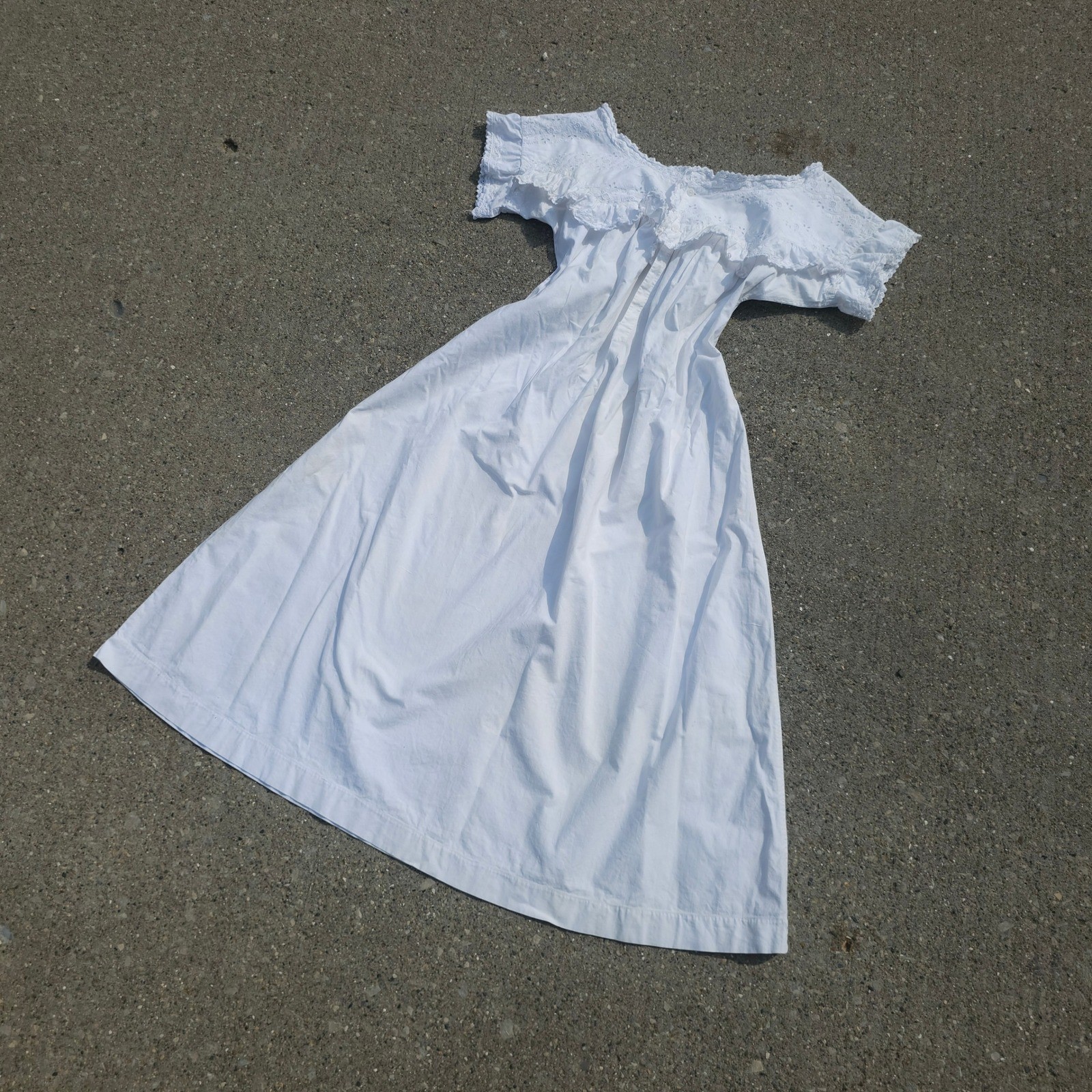 Antique White Cotton Eyelet Lace Nightgown Ruffle Sleeve Victorian Dress 1800s