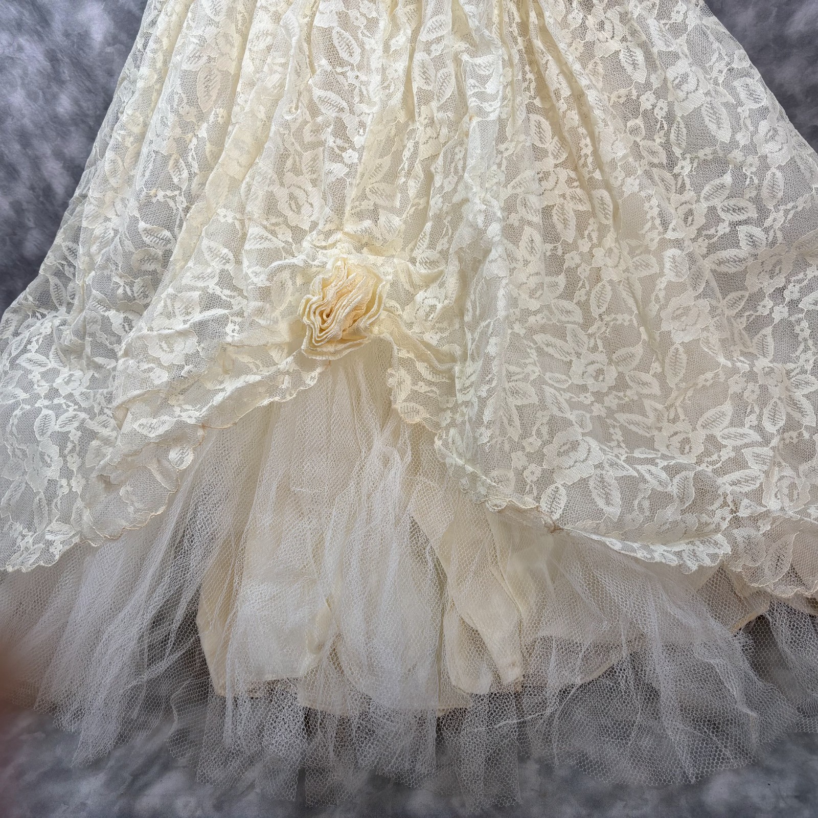 1950s Vtg Ivory Lace Wedding Dress Tea Length Tulle Crinoline Rose Detail 💐👰 R