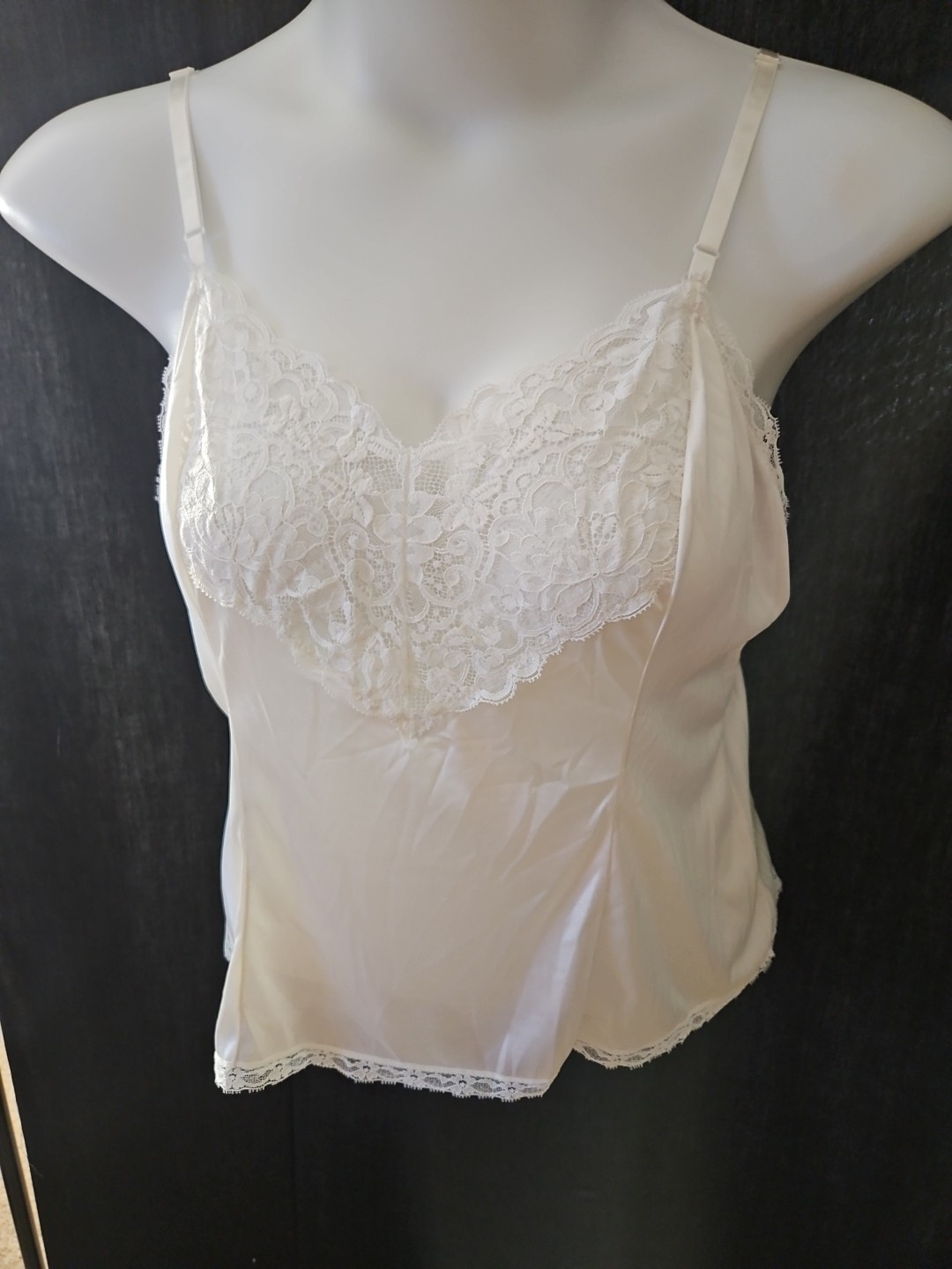 Vintage Applause Lace Camisole Size 38 JC Penney Lingerie White