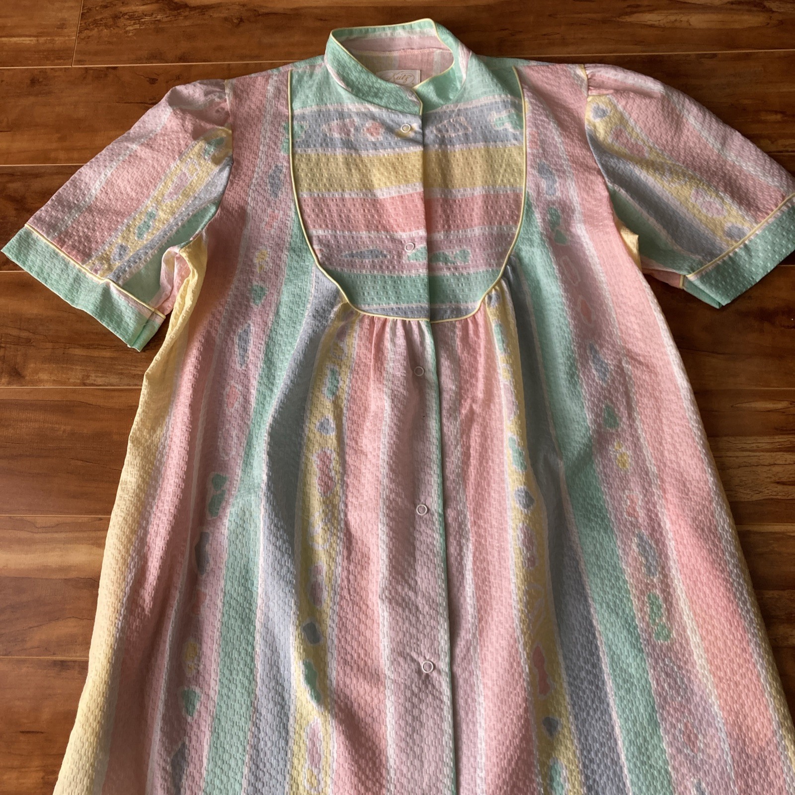 1970’s KATZ Seersucker Womens M House Dress Robe Pastels Cottage Core Lounge VTG