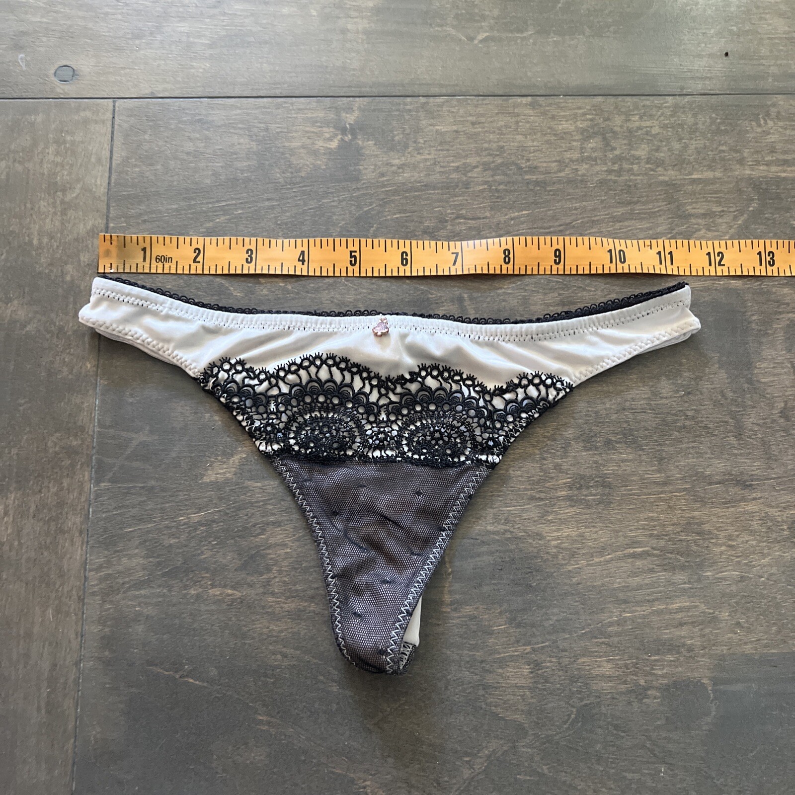 Valisere Nude Black Lace Thong Low Rise Panties Bikini Sz-small