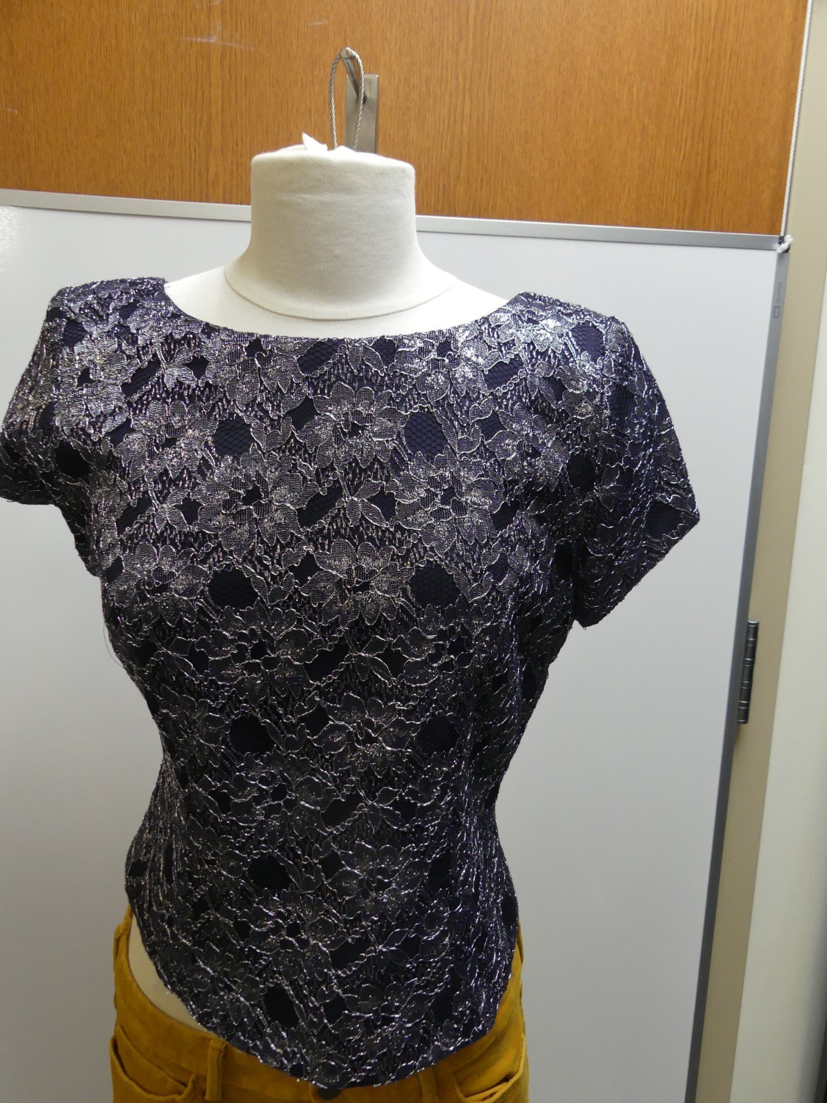 Vintage J.R. Nites Sz 6 Back zipper blue and silver scoop neck lined
