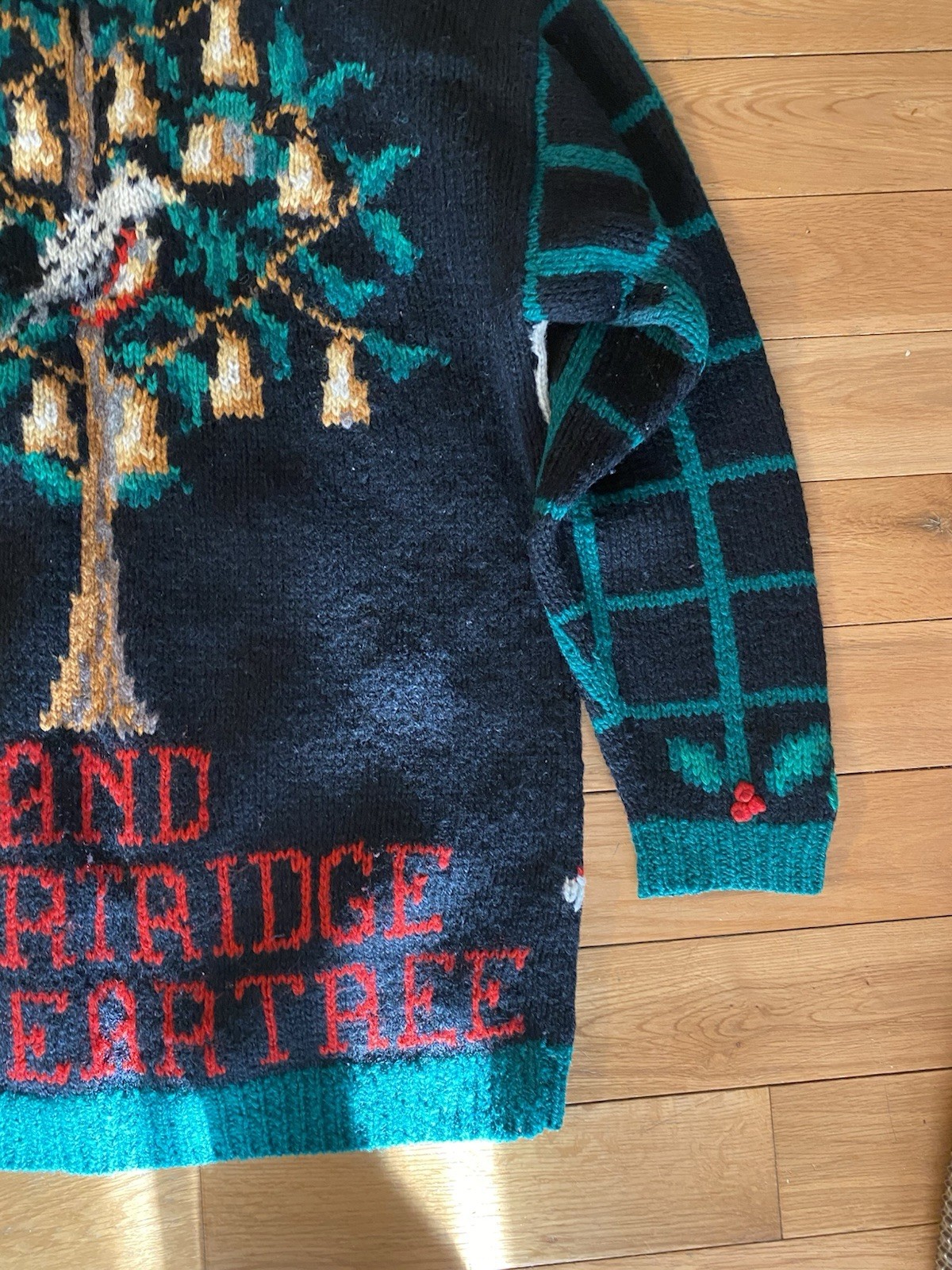 VTG THE EAGLE’S EYE HAND KNIT „AND A PARTRIDGE IN A PEAR TREE” CARDIGAN M