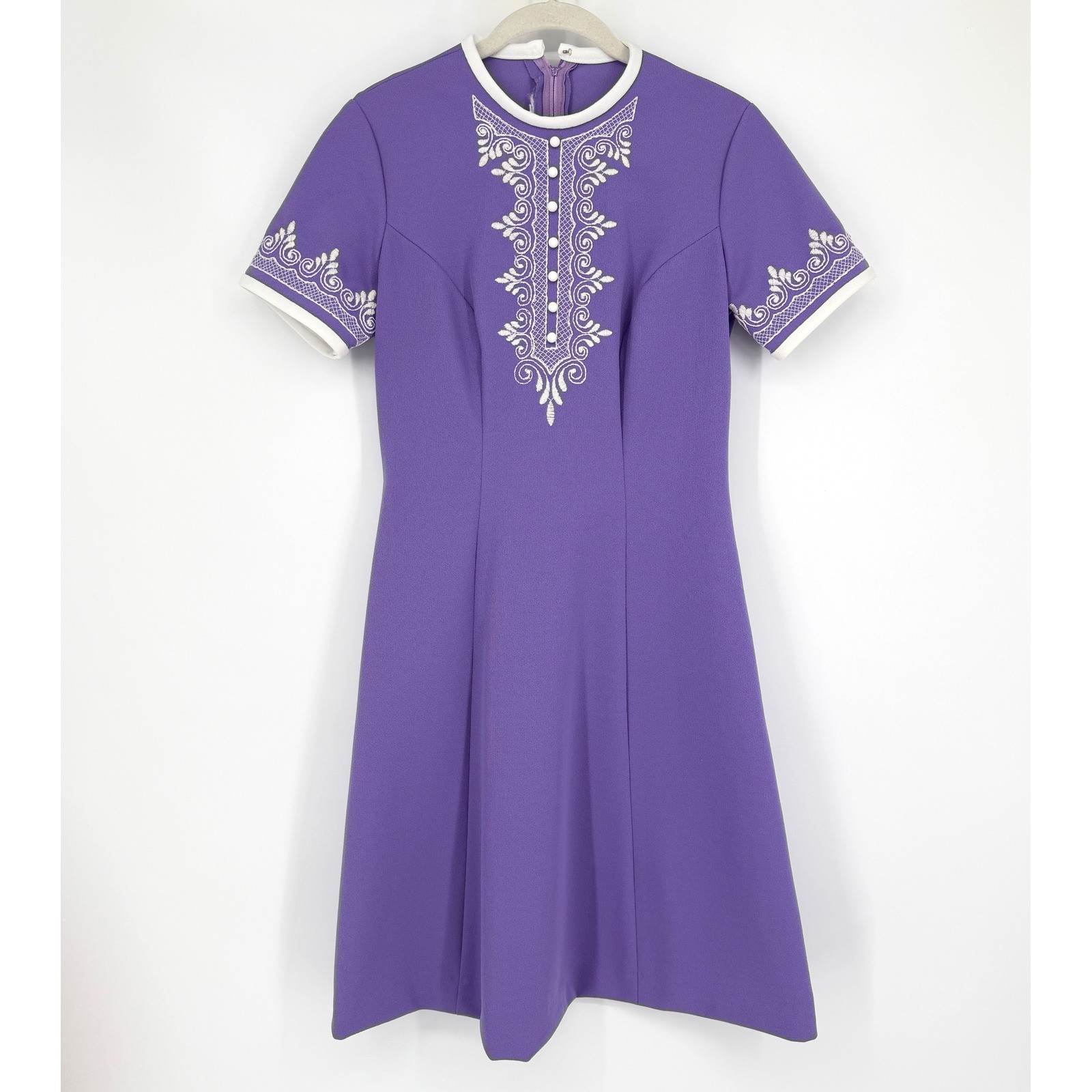 Vintage 60s 70s Mod Purple Fit & Flare Dress White Embroidery Knit Crepe Small