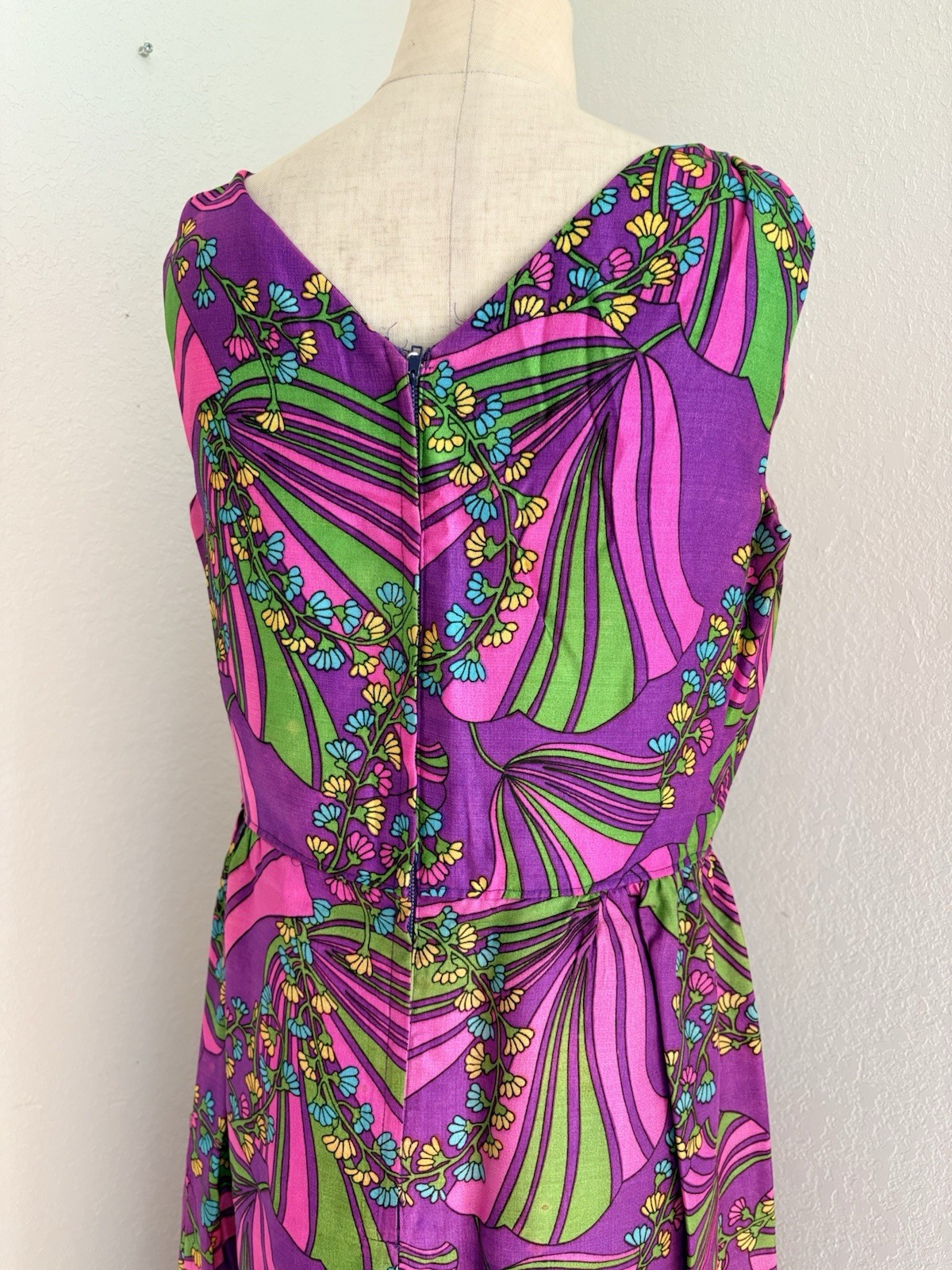 Vtg 60s Tiki Hawaii Maxi Dress Floral Empire Waist Sleeveless Barkcloth Vibrant