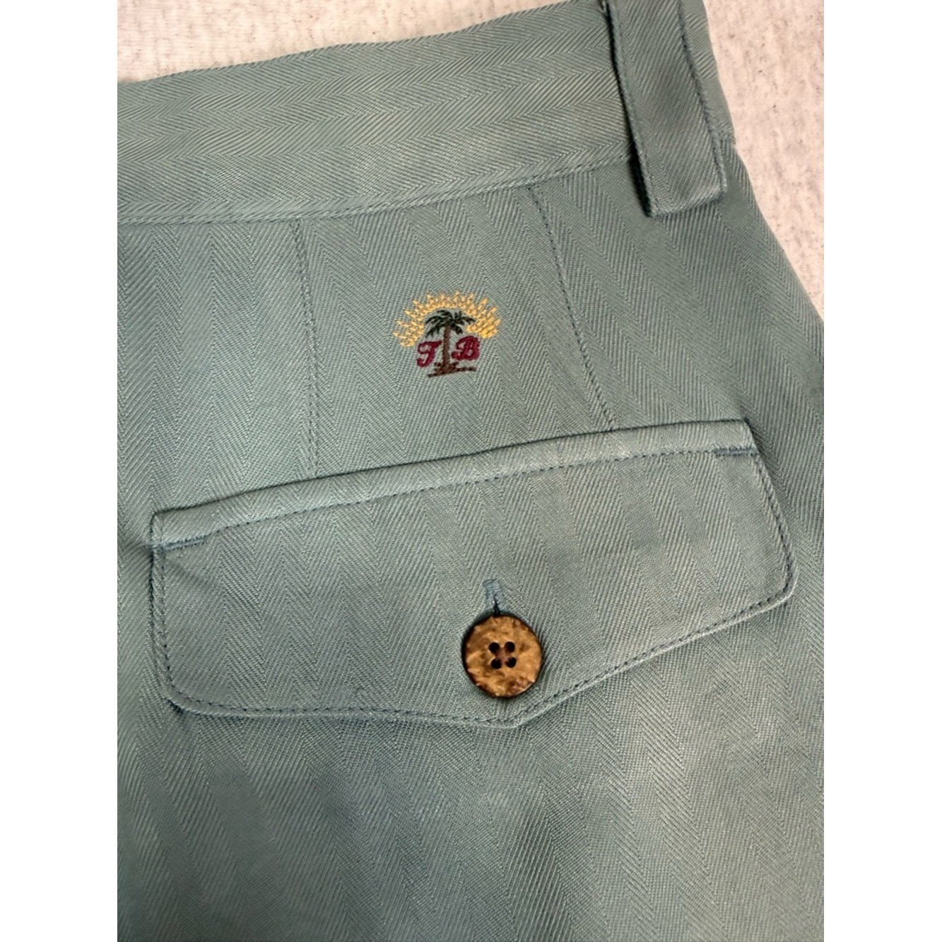 Vintage Tommy Bahama Silk Bermuda Shorts – Olive Green – Size 4