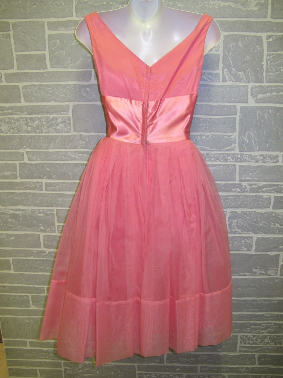 Vintage 1950’s Light Pink Short Formal w/ Coat (H0182)