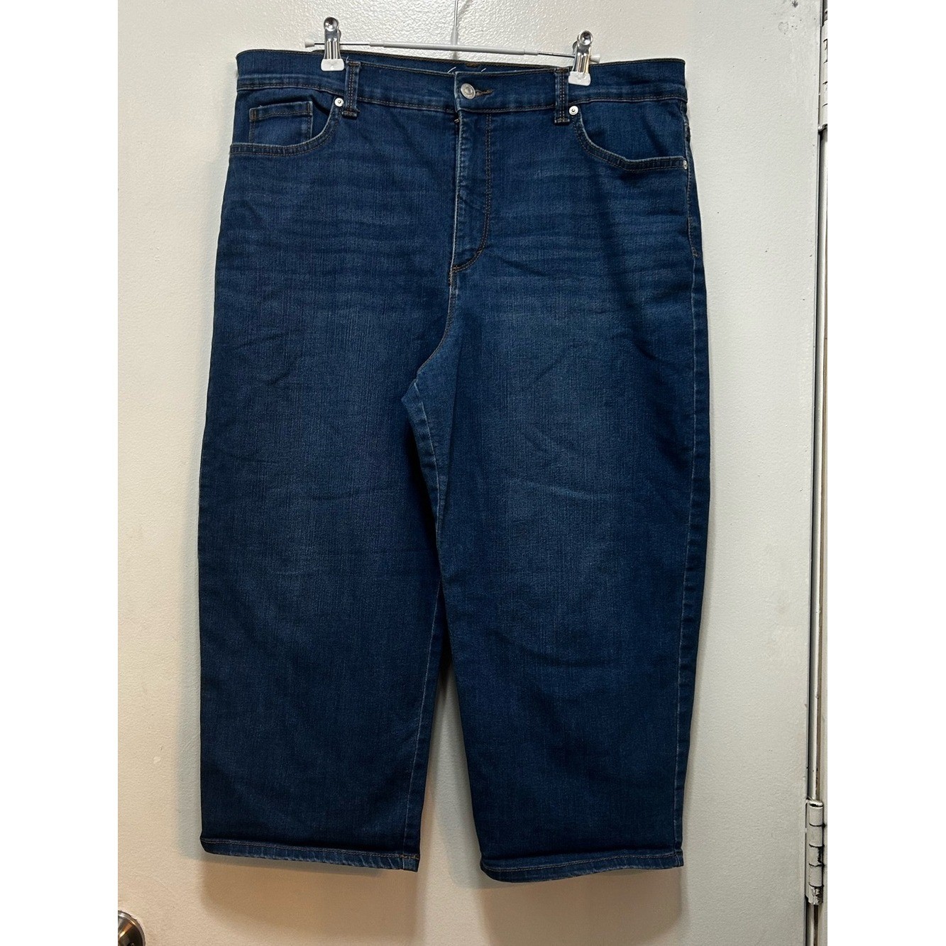 Gloria Vanderbilt Deep Blue Cropped Womens Jeans