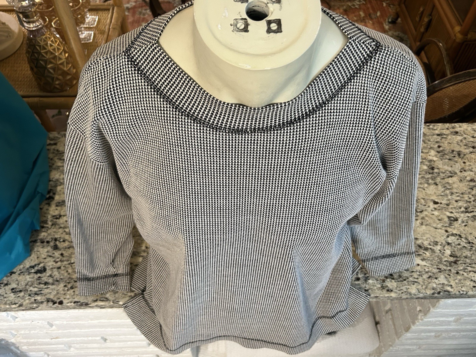 Vintage SML Sport Ltd Women’s Black White Waffle Long Sleeve Top L Thermal Style