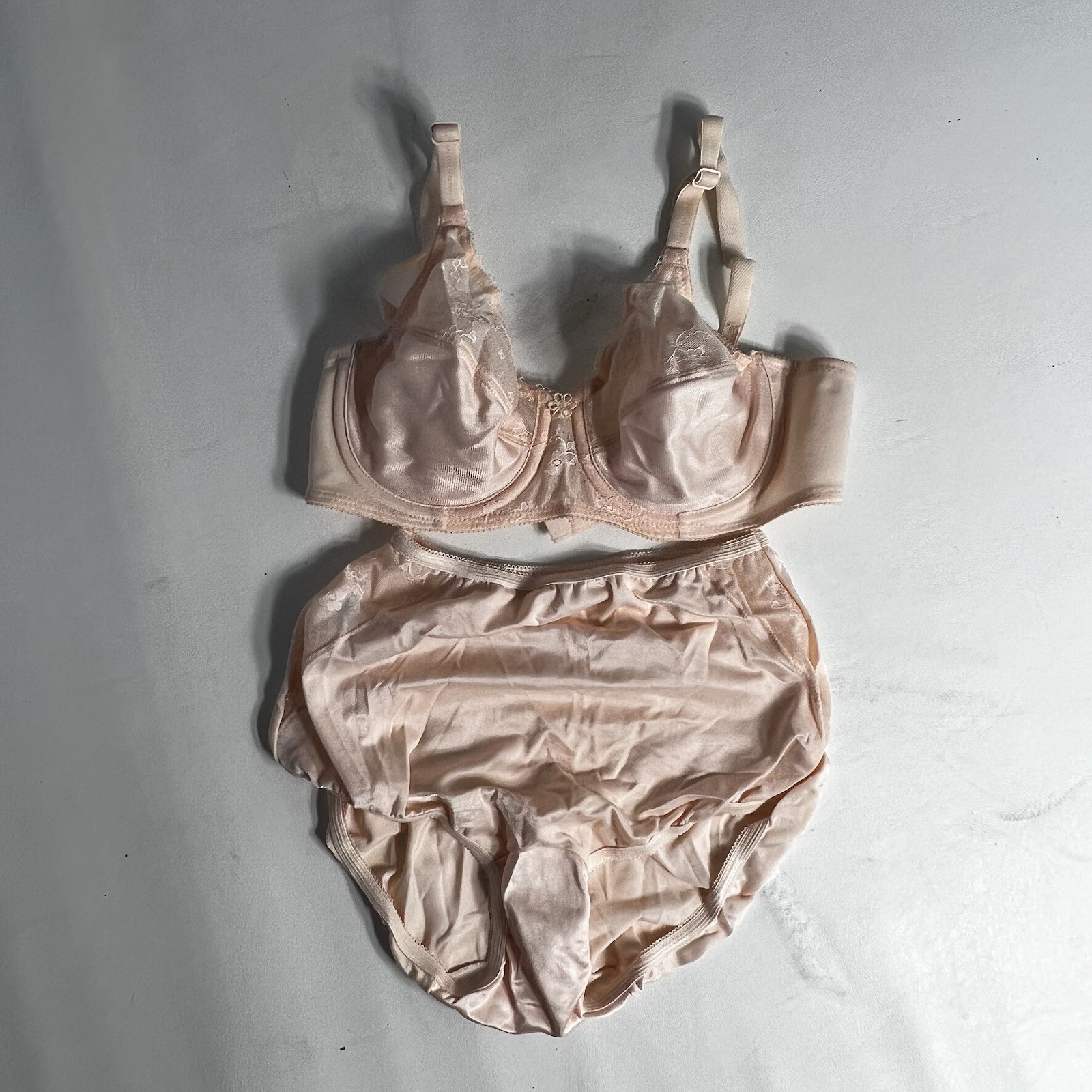 Vintage WOW Pink Nylon Floral Lace Accents Panties Bra Set 34B Medium NEW ! READ