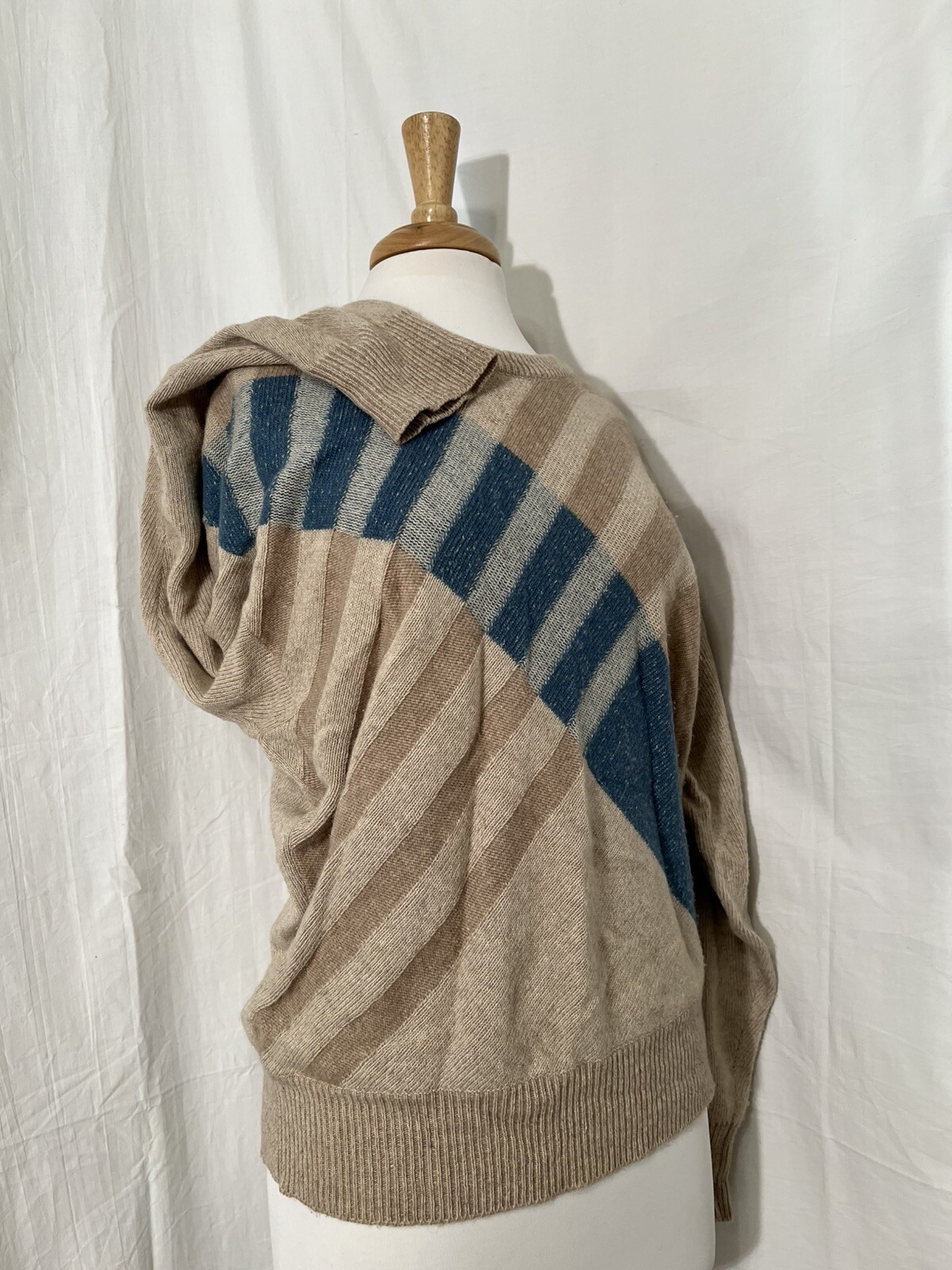 Vintage Macpherson’s by Laura Biagiotti Sweater Size 50 Made In Italy 1973