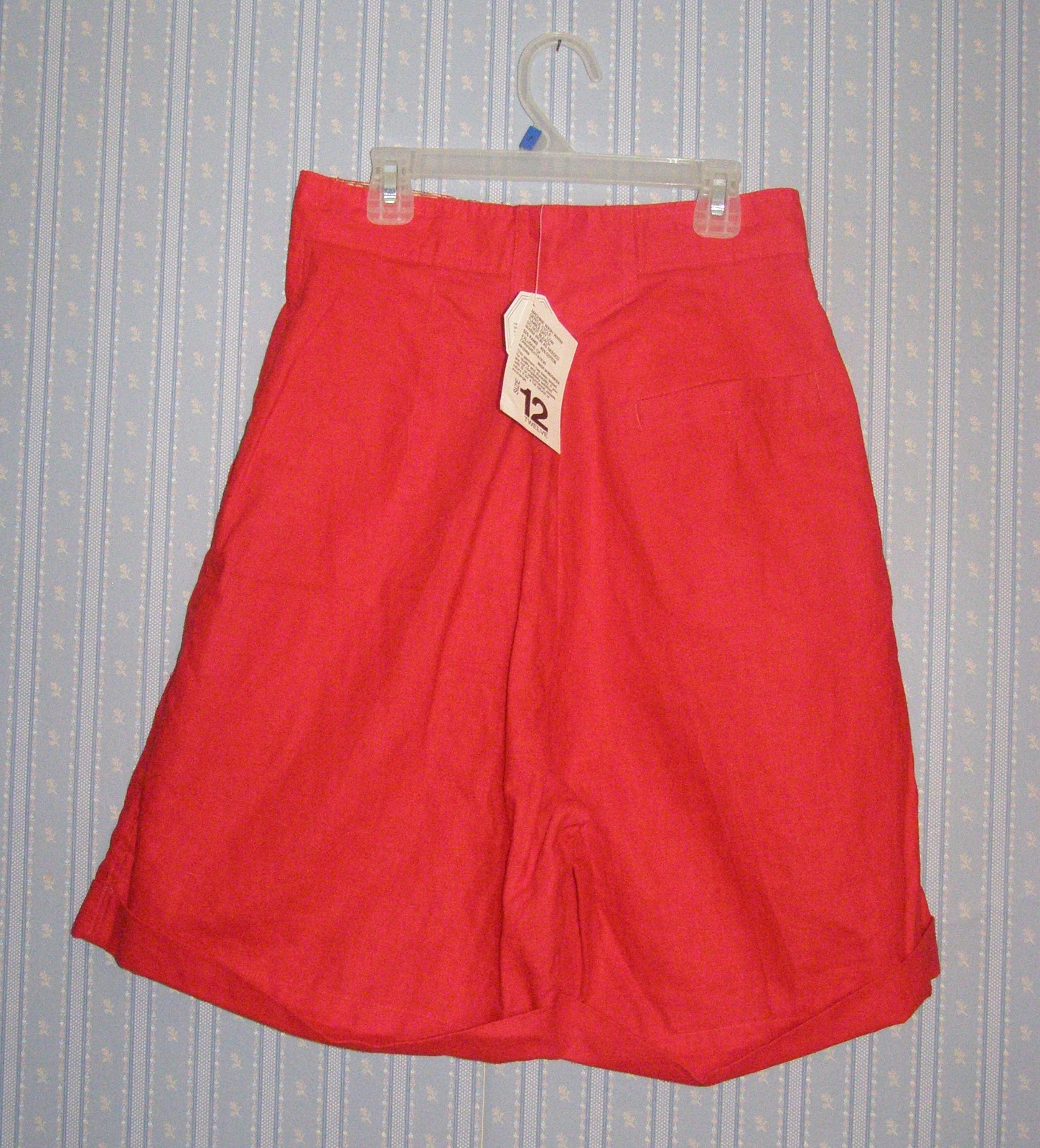 Vintage 80’s NOS red high waisted tailored shorts S M preppy lose fit resort