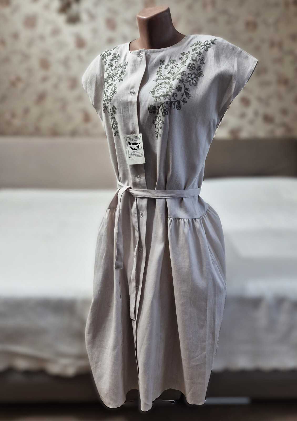 vintage dress ussr women’s dress robe made of linen with embroidery Ivanovo
