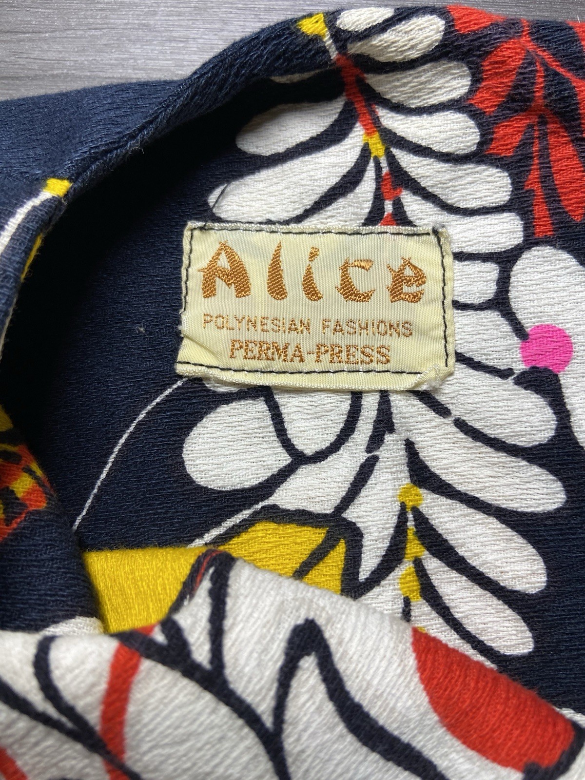 Vintage 1960s Hawaiian Barkcloth Shift Dress Alice Polynesian Fashions Size 8