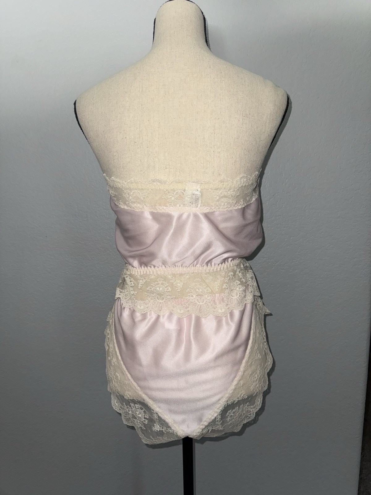 Dolores For Poirette vintage pink satin lace lingerie 2pc Set 70s Pin-Up Boudoir