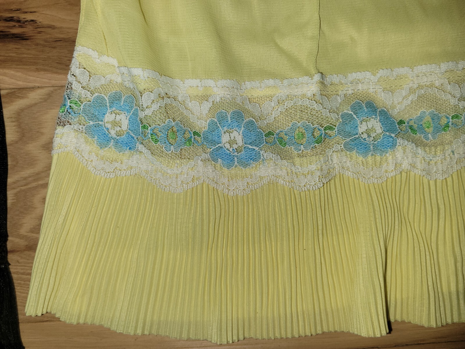 Vtg. LOT OF 3 Movie Star Lingerie Lace Slip Size Small USA Yellow Pink Black
