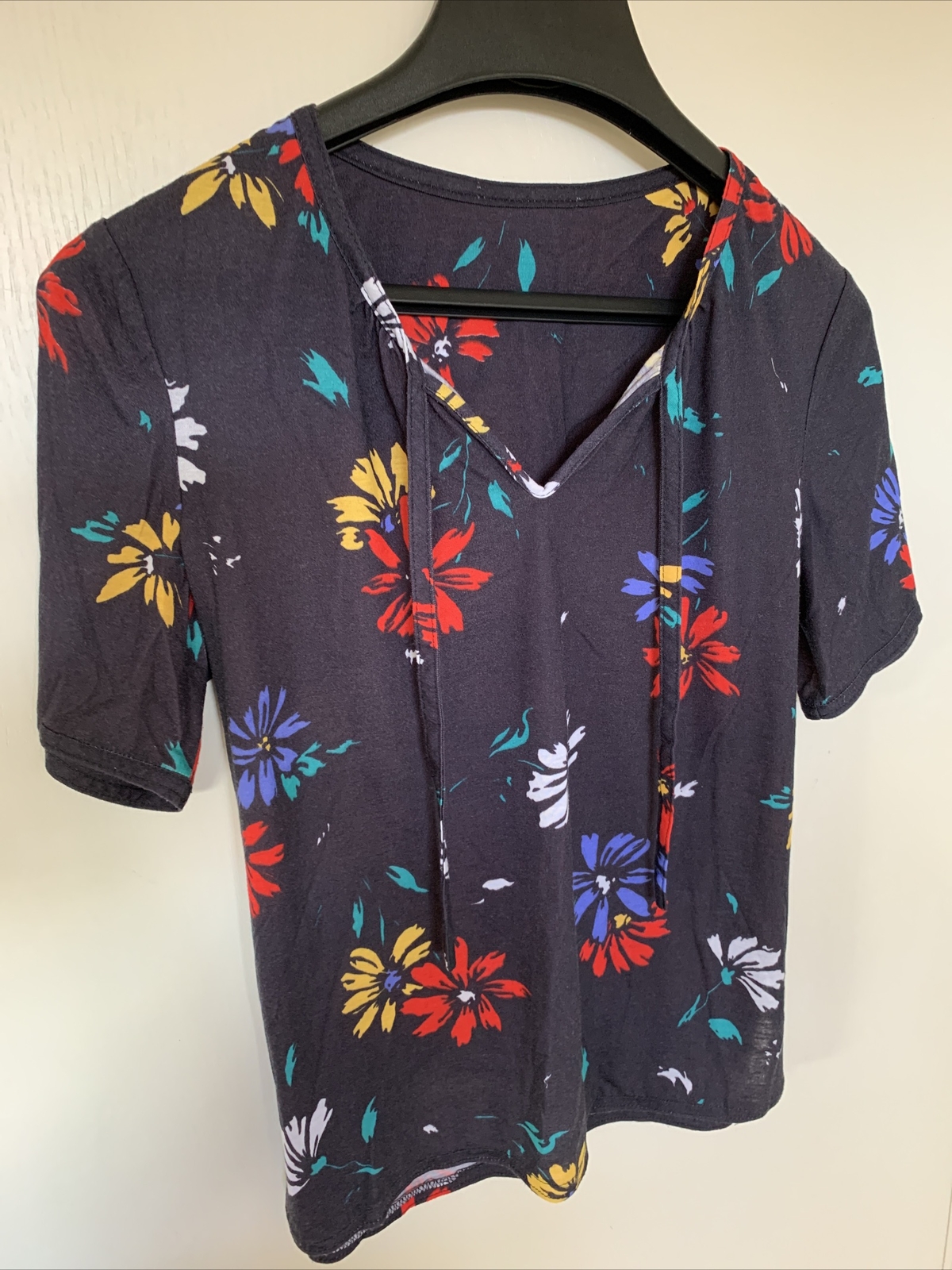 Knit Vintage 1970’s Multi Color Flowers Tassel V Neck Women’s Black Shirt Sz L