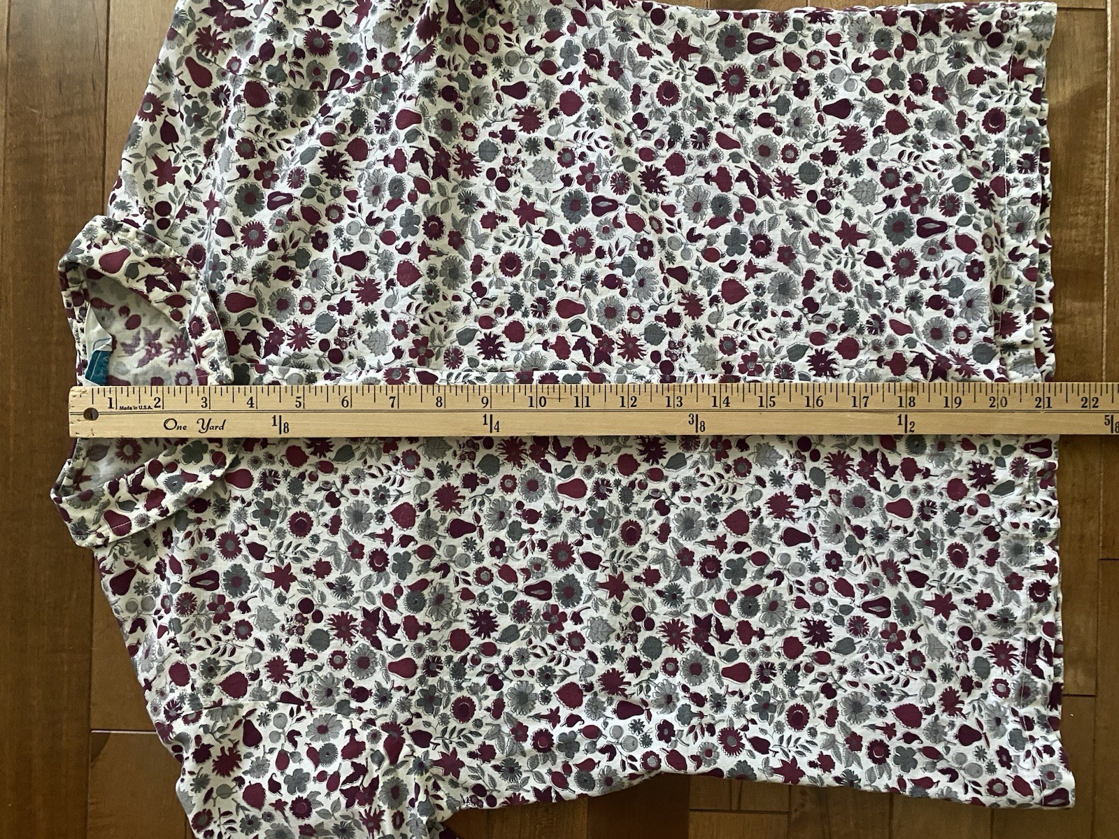 Vintage Women’s Small 1960s? Half Sleeve Shirt Peter Pan Collar Burgundy Floral