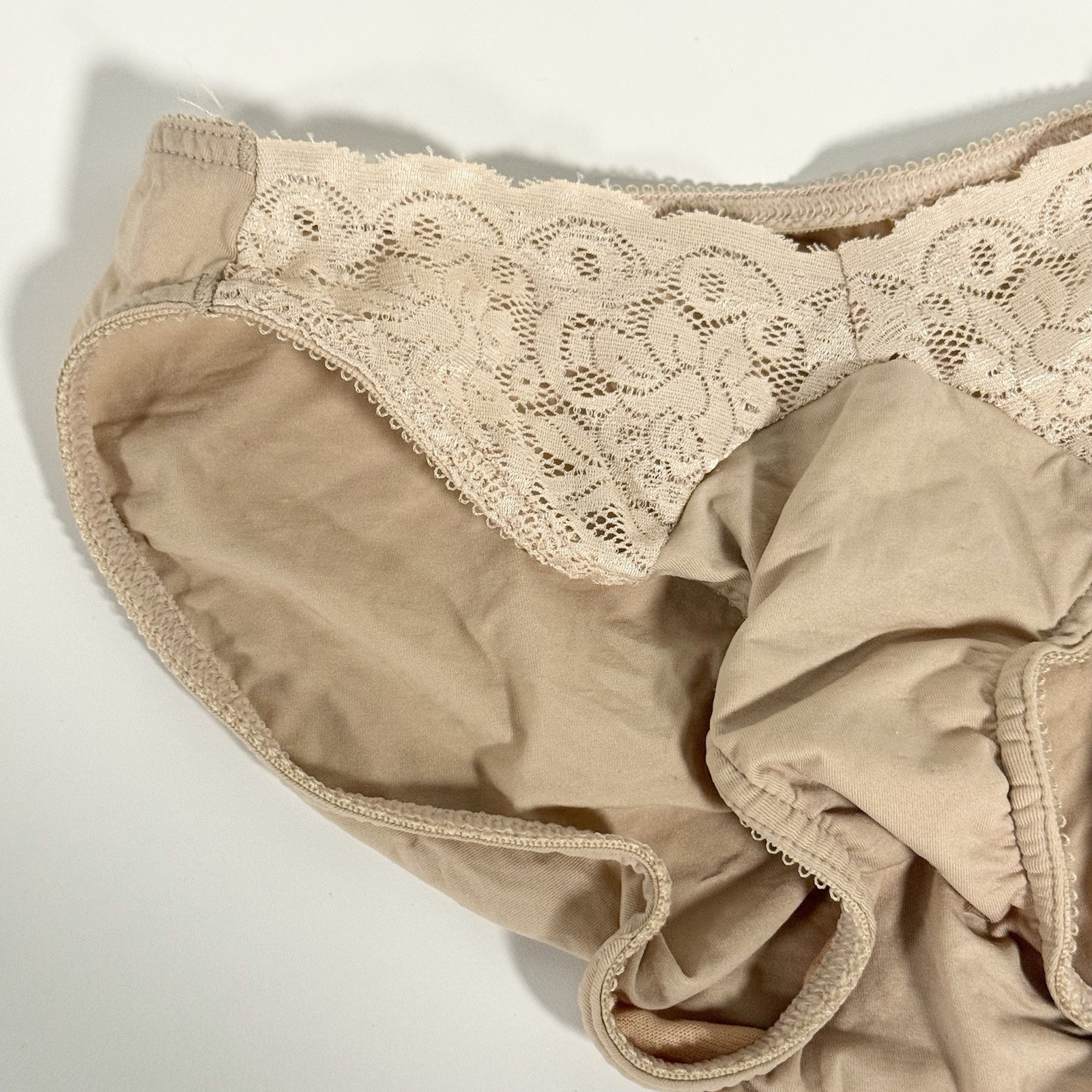 Vanity Fair Bikini Underwear Pretty Perfect Microfiber Panty Nude Lace Sz 5 Y2K