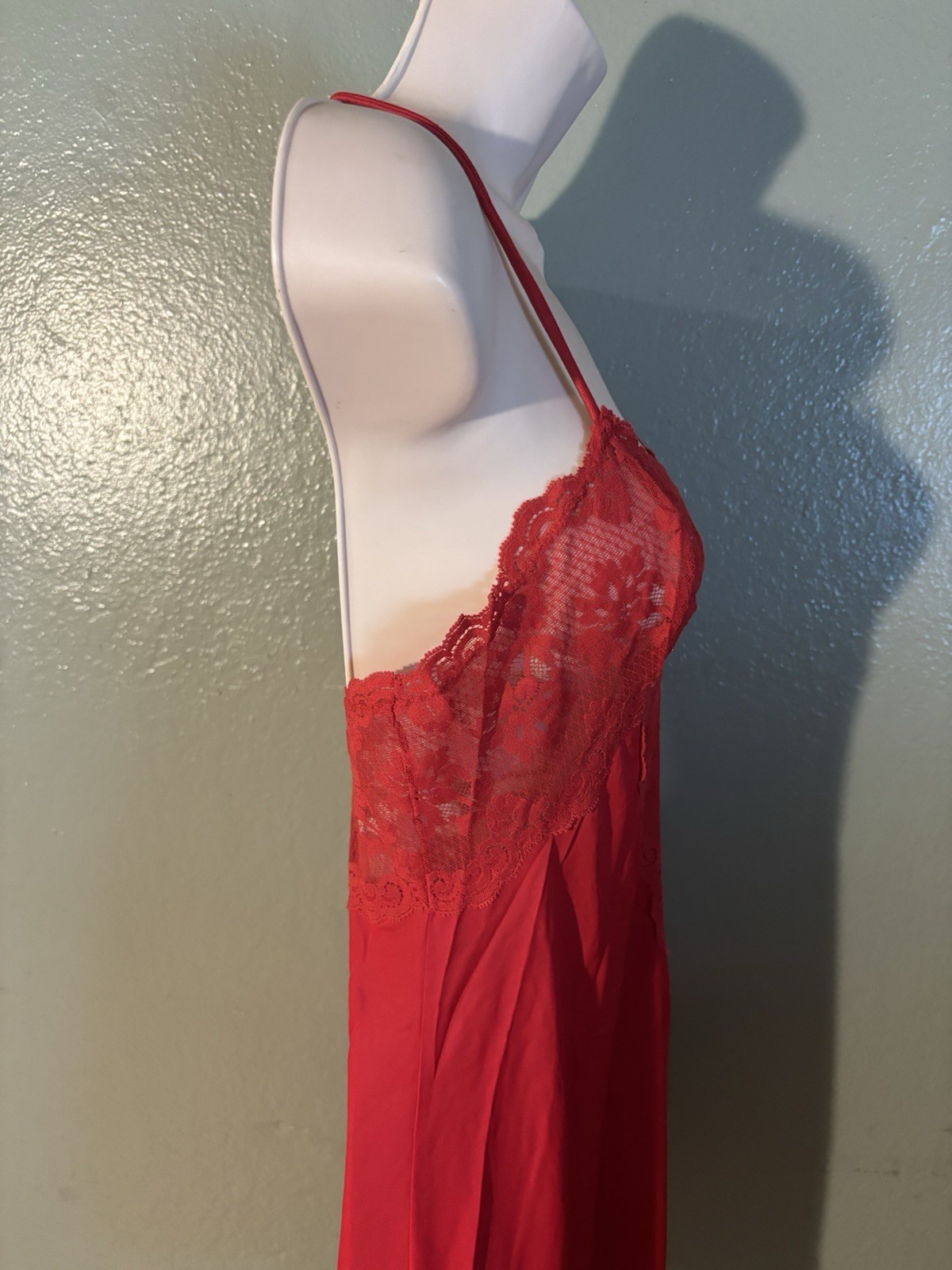 Pre-Owned – Olga’s Frivolous Fancies Nightgown Negligee – Red – Small