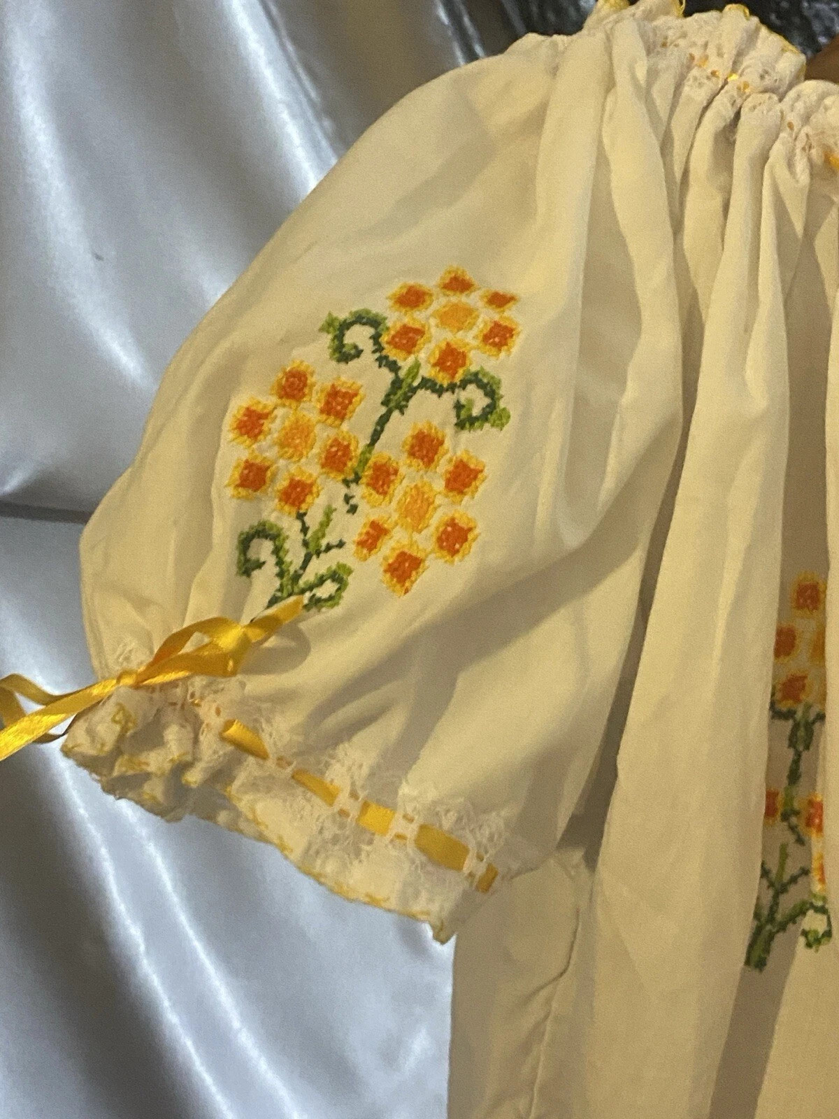 Vintage Mexican Womens Top Blouse White Floral Folk Boho Embroidered Mexico NWT