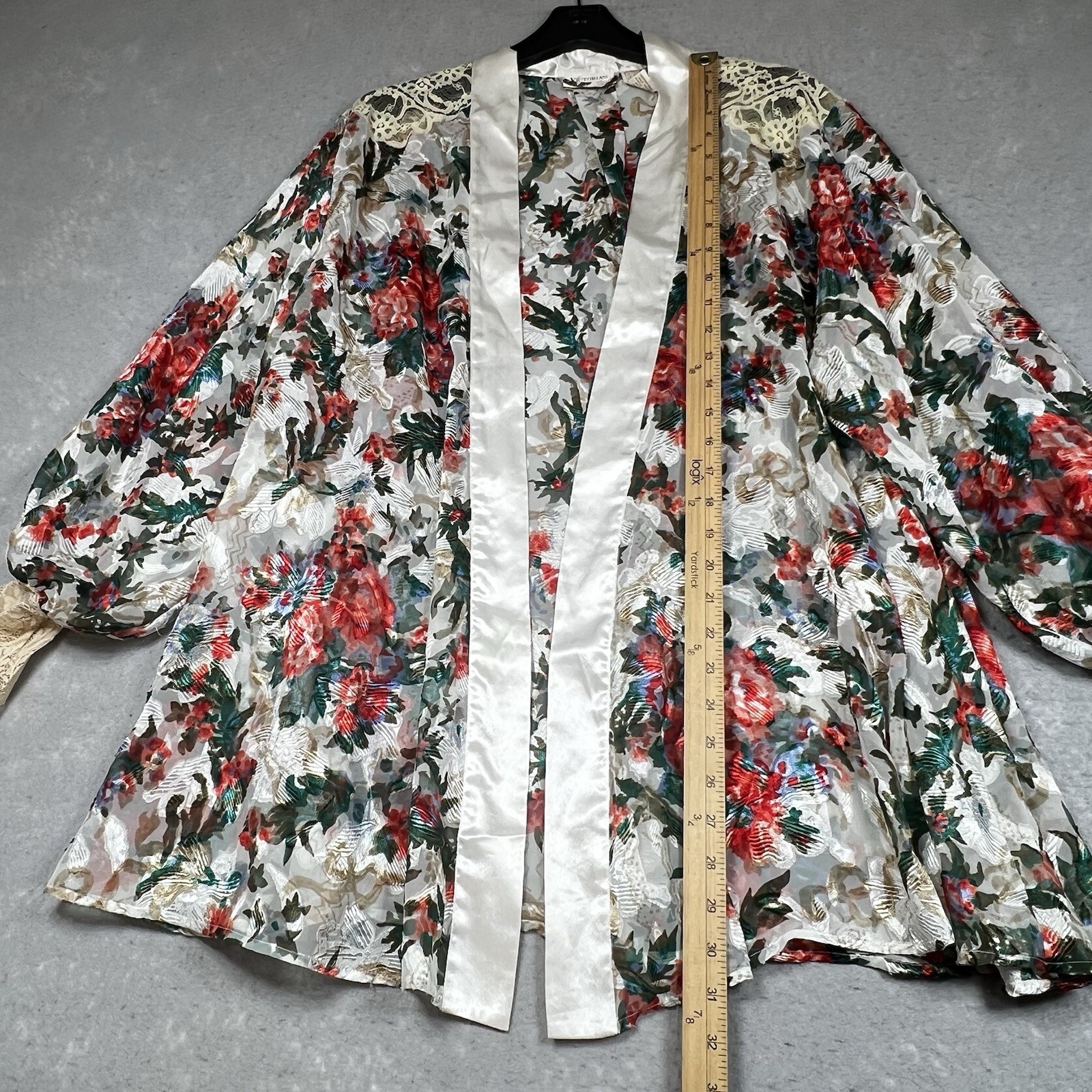 VTG Victoria’s Secret Robe Womens Sz M/L Robe House Jacket Lace Floral Lingerie