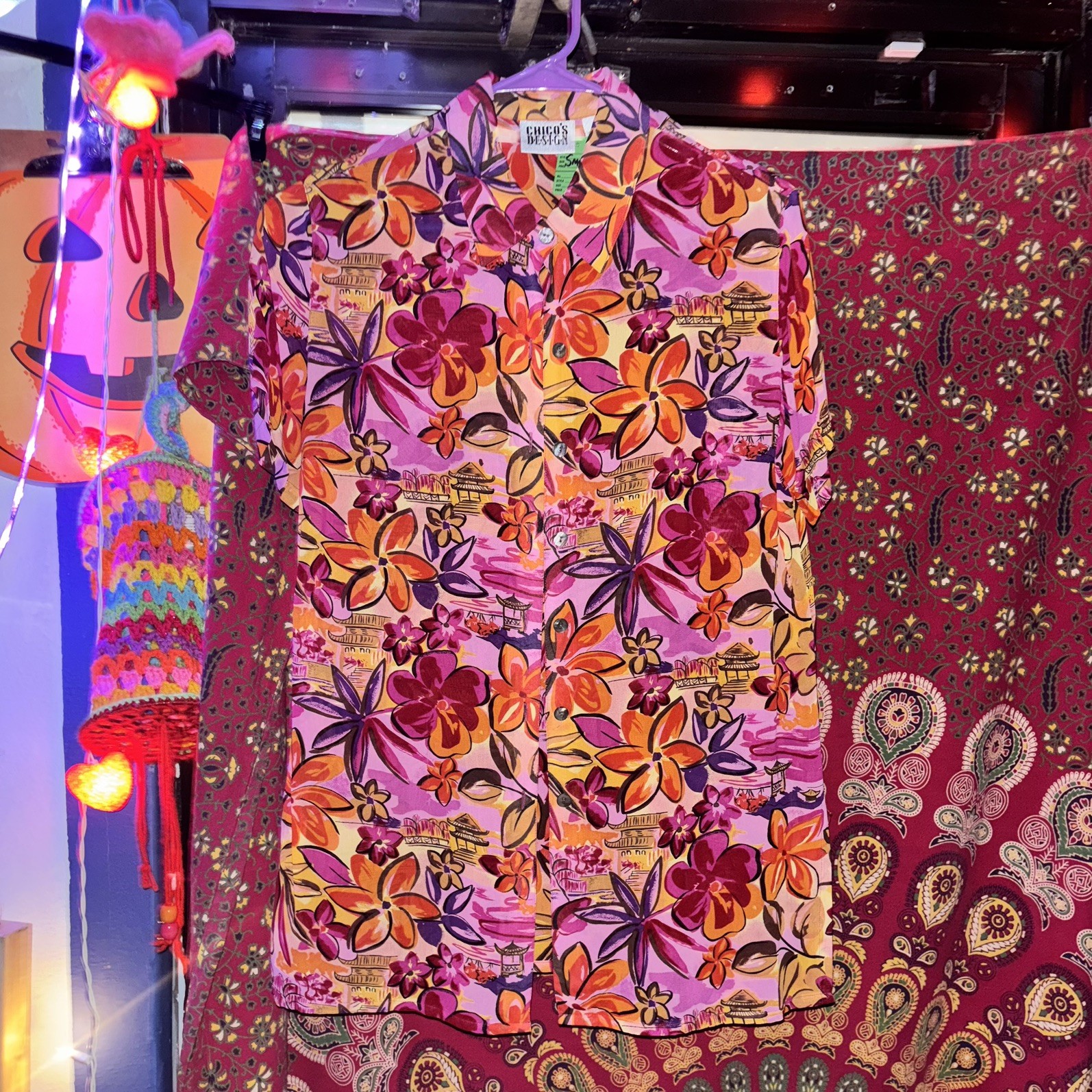Vtg Chico’s Design Size 1, Asian Inspired Pagoda Siesta Button Up Blouse Vibrant