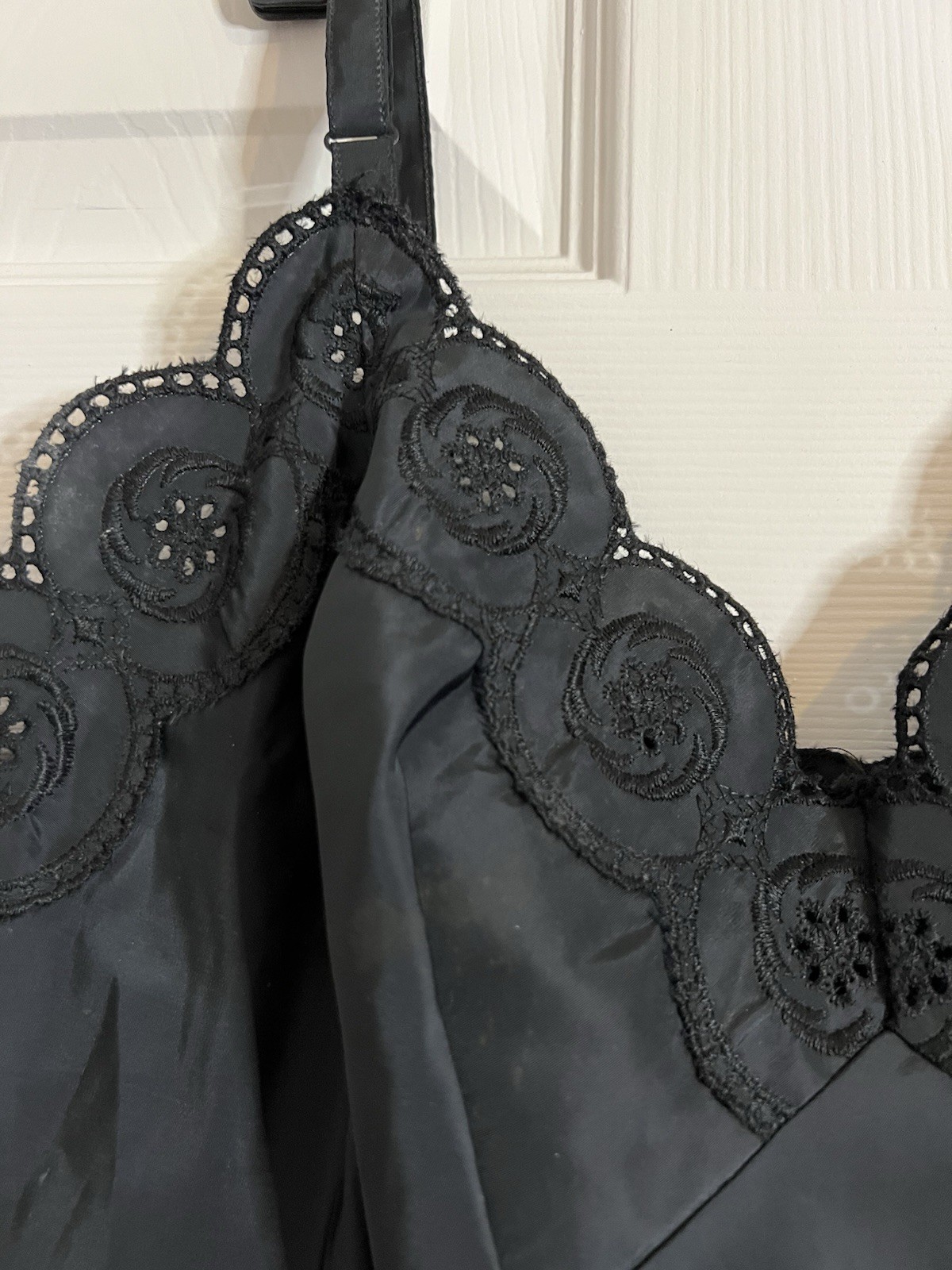 Vintage 1960 Val Mode Full Slip Black Embroidered Lace Size 34 Dacron/nylon