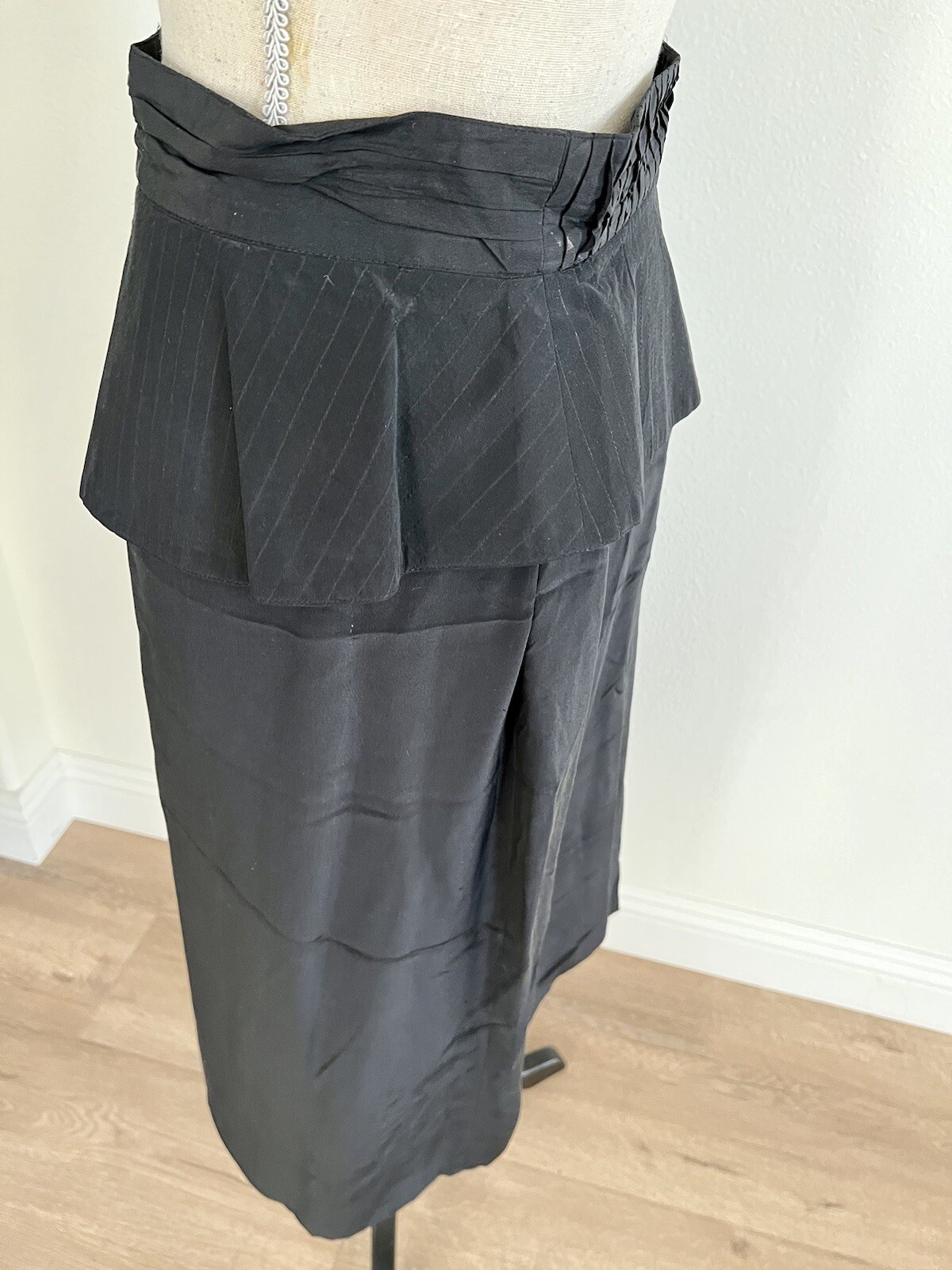 Le Jolly 100% Silk Leather and Snake Skin Skirt blouse set