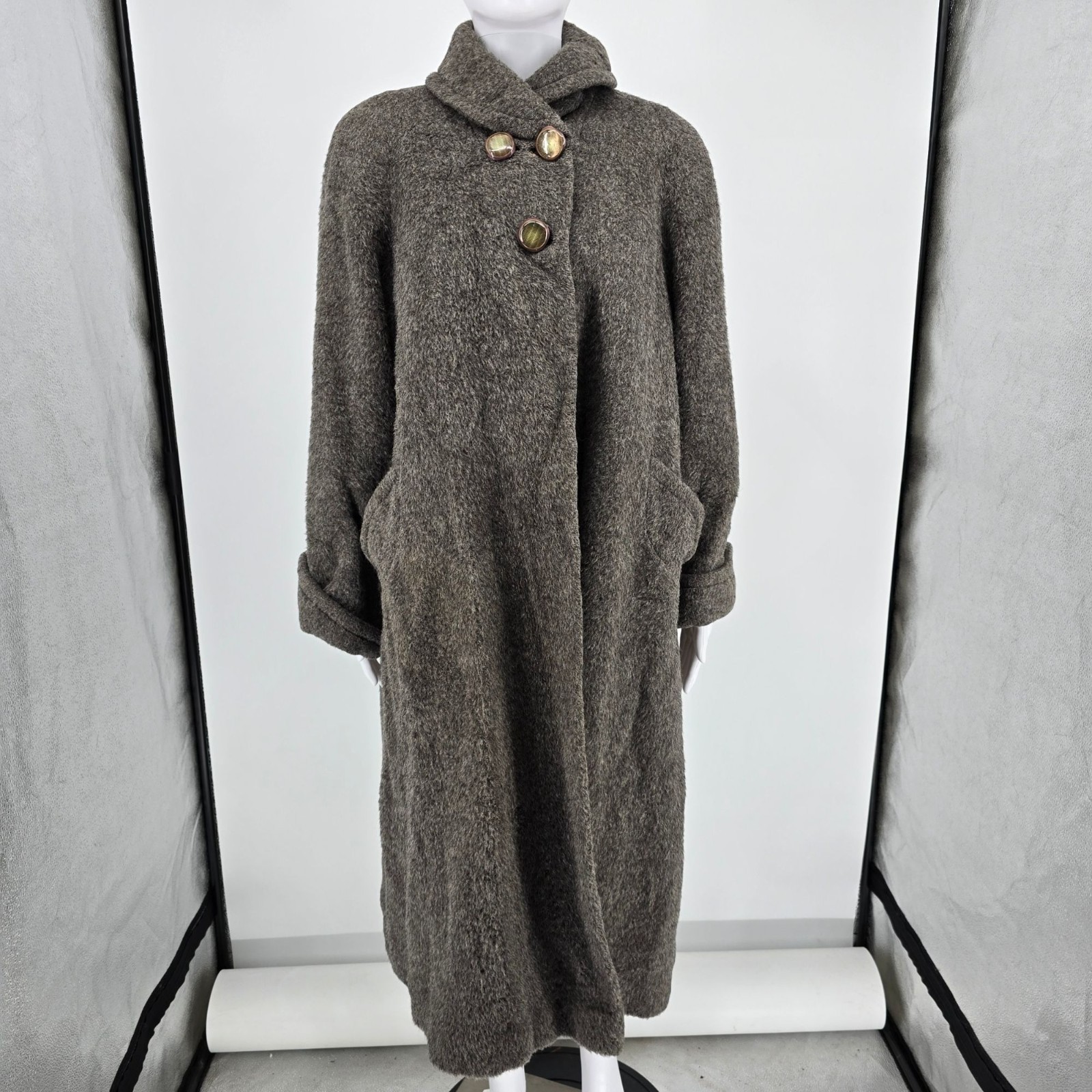 Vintage 1960s Unbranded Women’s Gray Shawl Collar Swing/Cocoon Coat (XL)