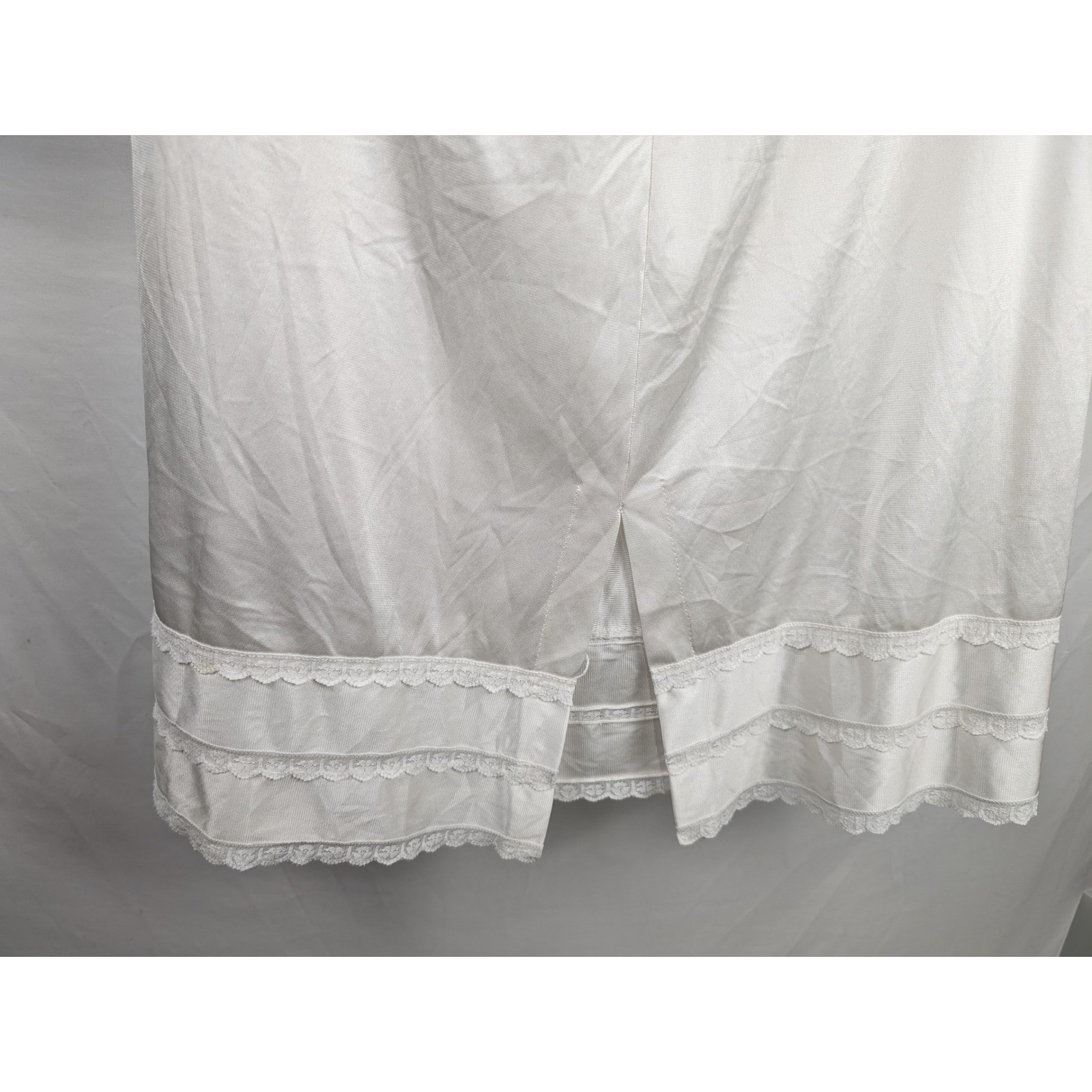 Vintage Sears Satin Lace Trim Half Slip 26″ Skirt Size M White Elastic Waist