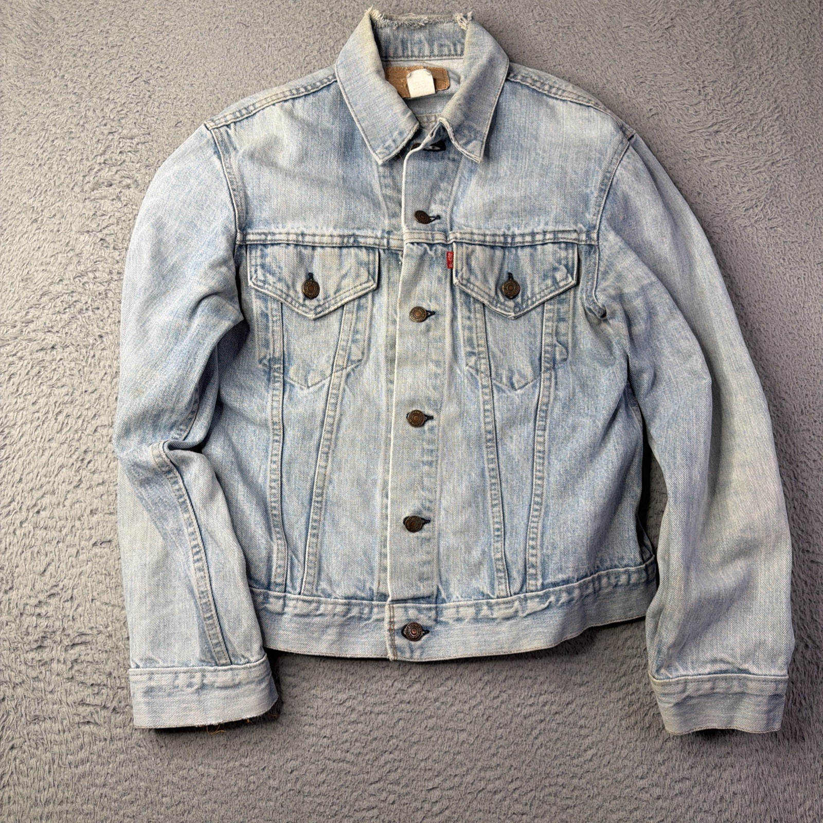 Vintage Levis Truckers Jacket Women’s Small Denim USA Distressed 80s