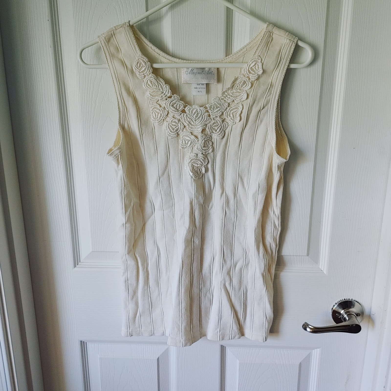 Magnet Art Lynn Yang Ivory White Ribbed Tank with Applique Detail Size M/L