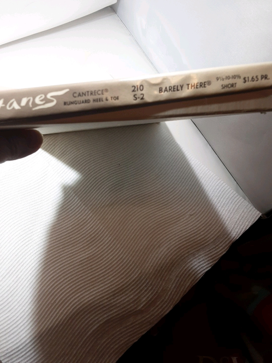 NOS 3 Pair VINTAGE HANES HOSIERY CANTRECE BARELY THERE 9.5 – 10.5 Short In Box