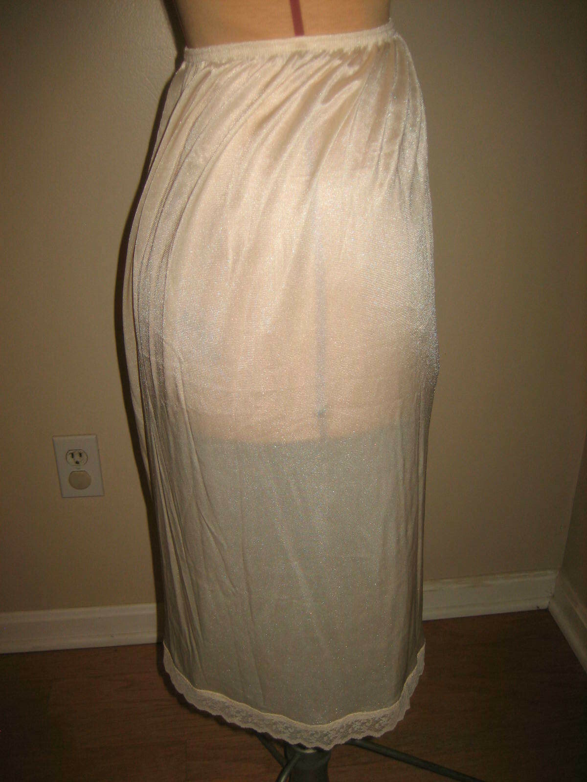 COY Ivory Nylon Half Slip, Lace Hem, Fancy Side Slit – Size M – USA
