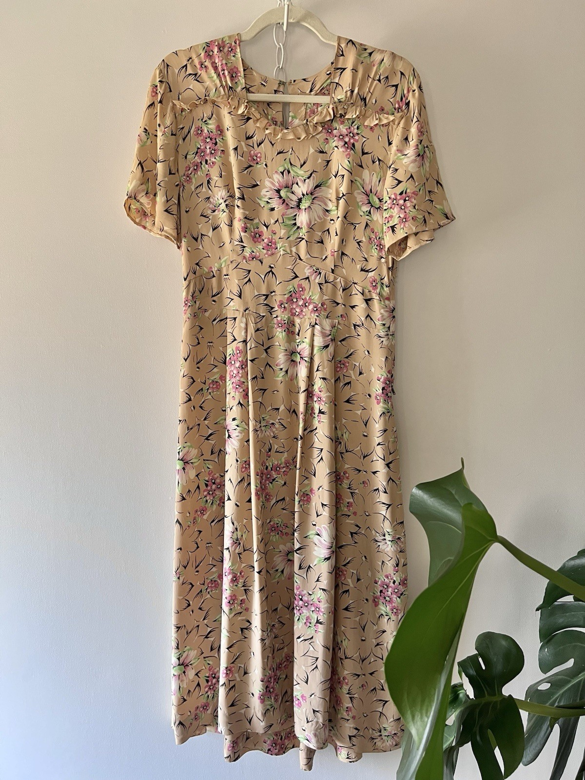 40s 50s Cold Rayon Crepe Floral Swing Tea Dress Ruffle Day Dress Pin Up M/L