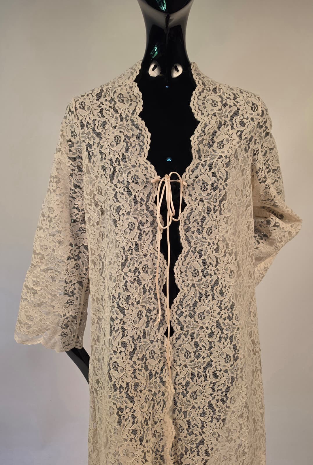 VINTAGE 1970’S LONG FLORAL LACE COAT W TIES